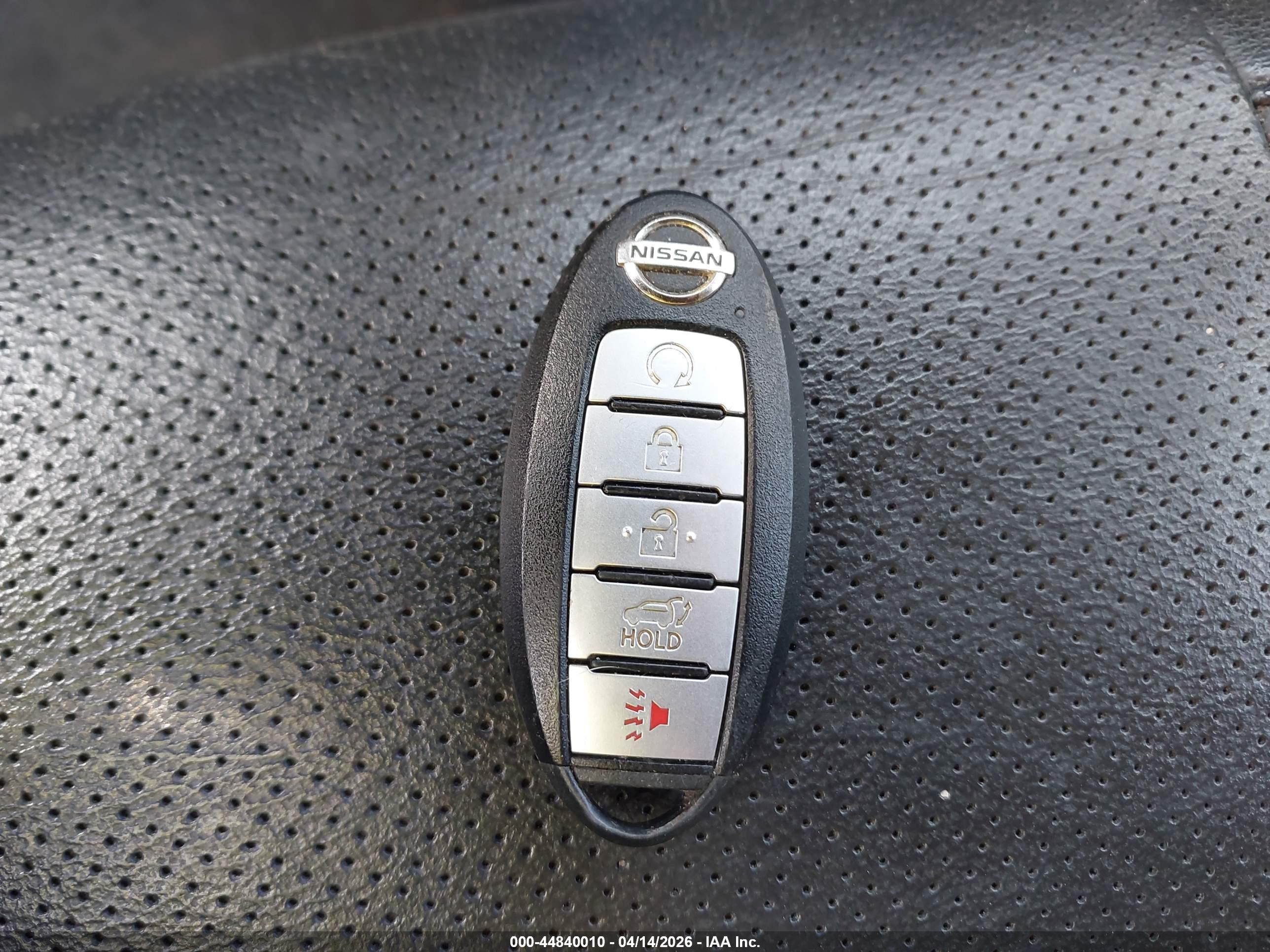 NISSAN ROGUE image 11
