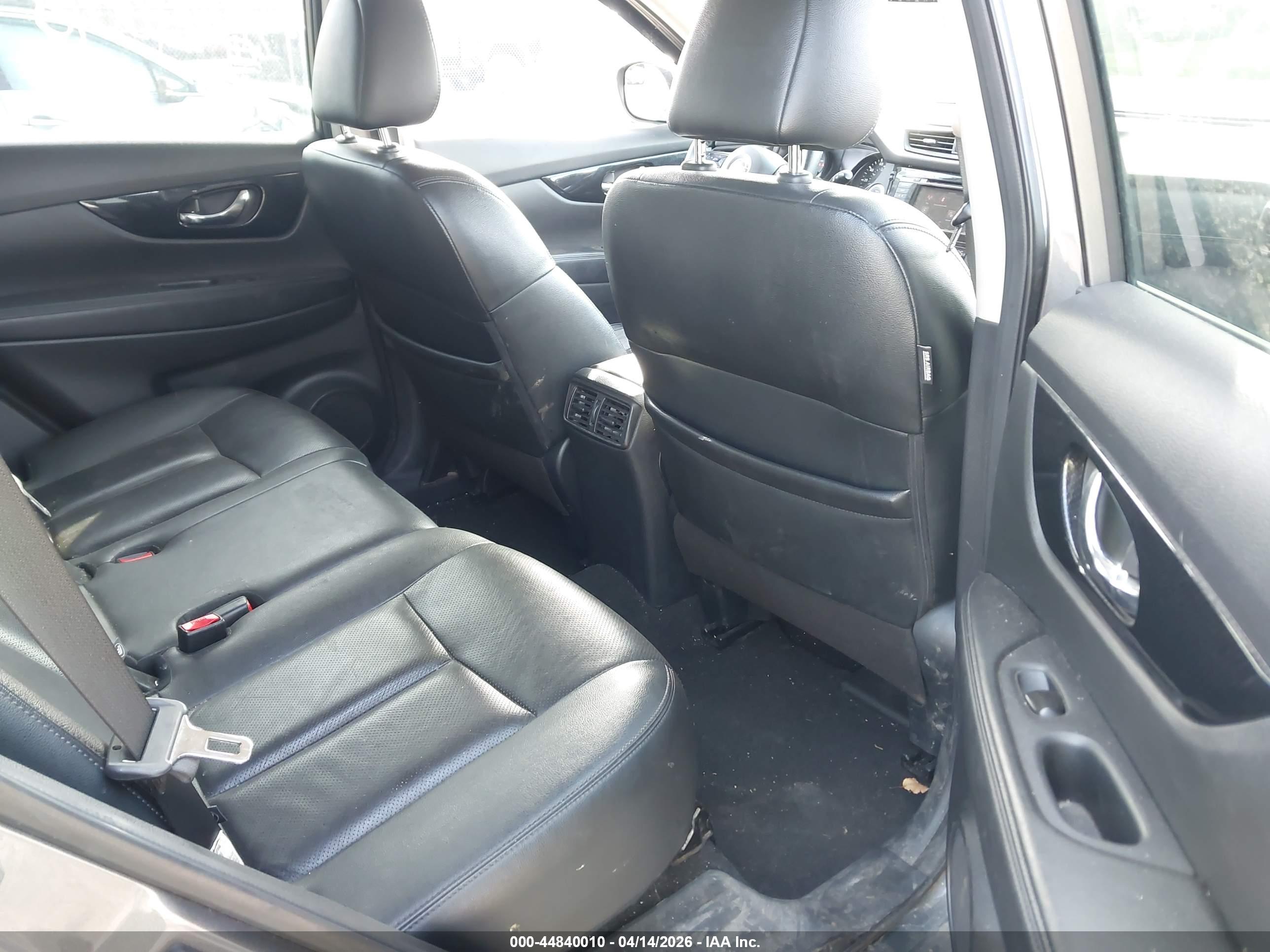 NISSAN ROGUE image 8