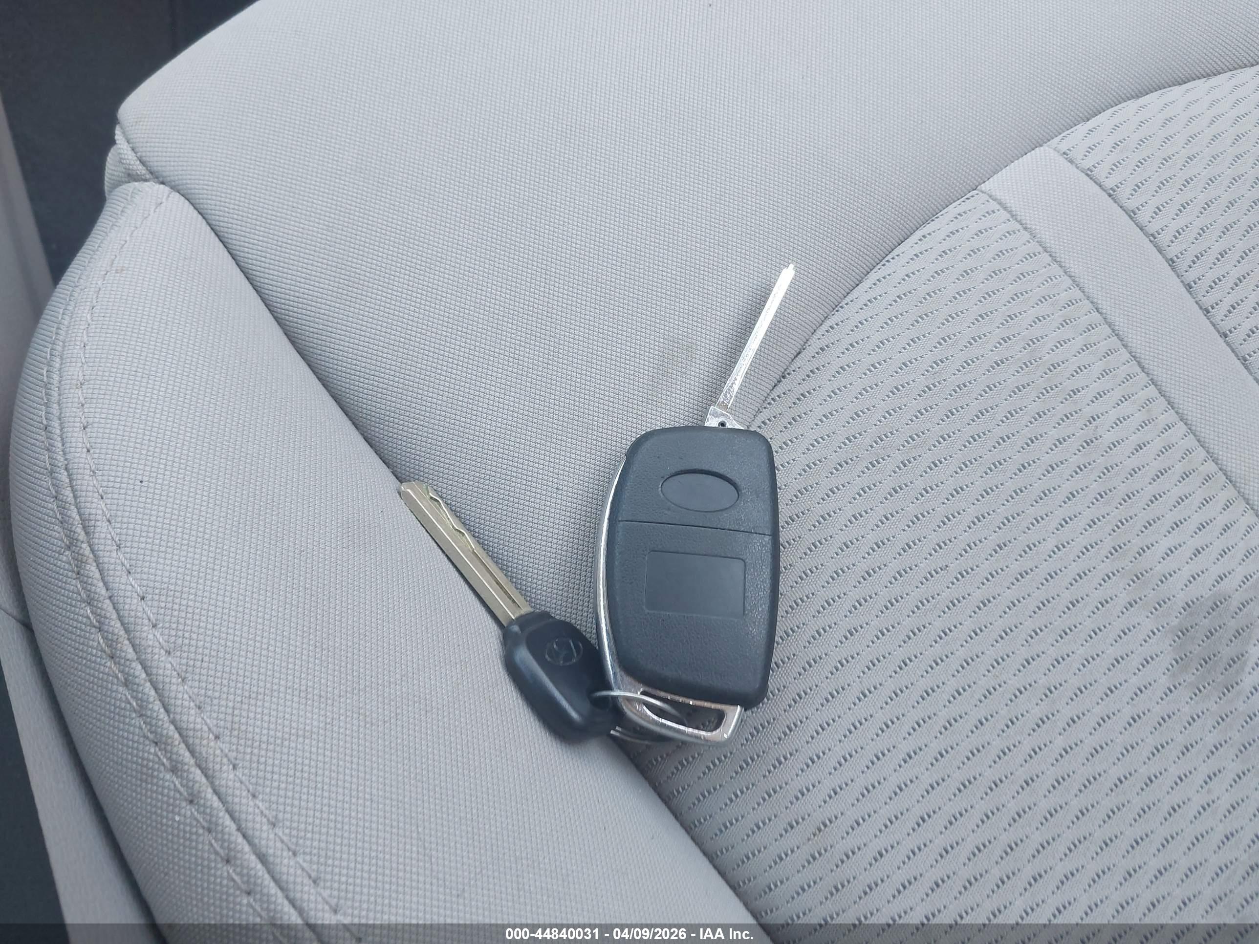HYUNDAI SONATA image 11