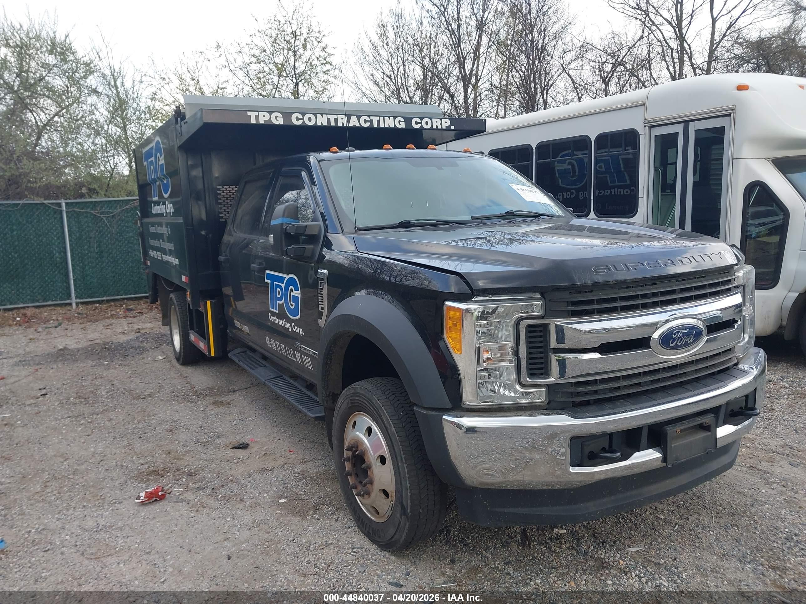 FORD F-550 image 2