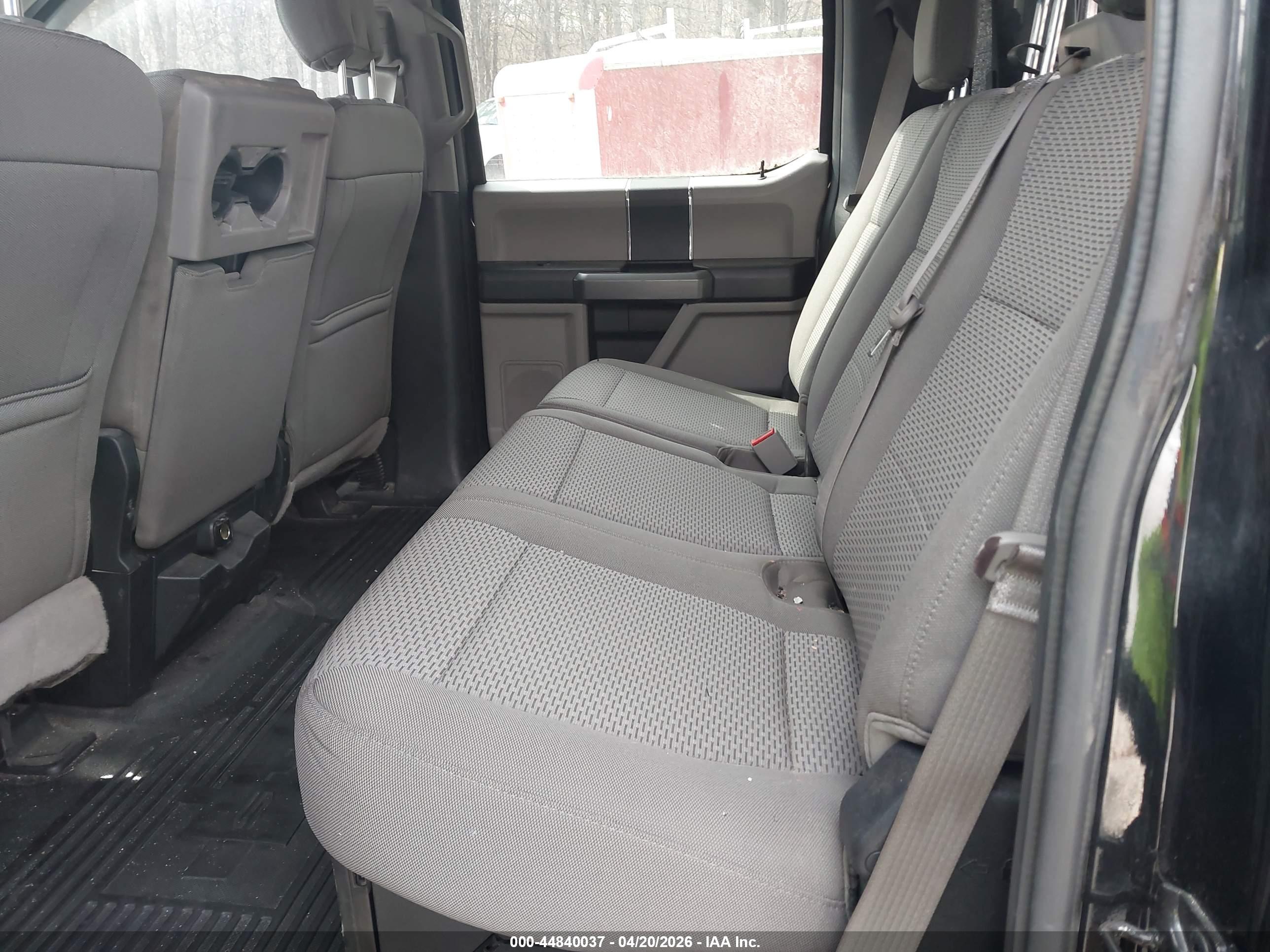 FORD F-550 image 7