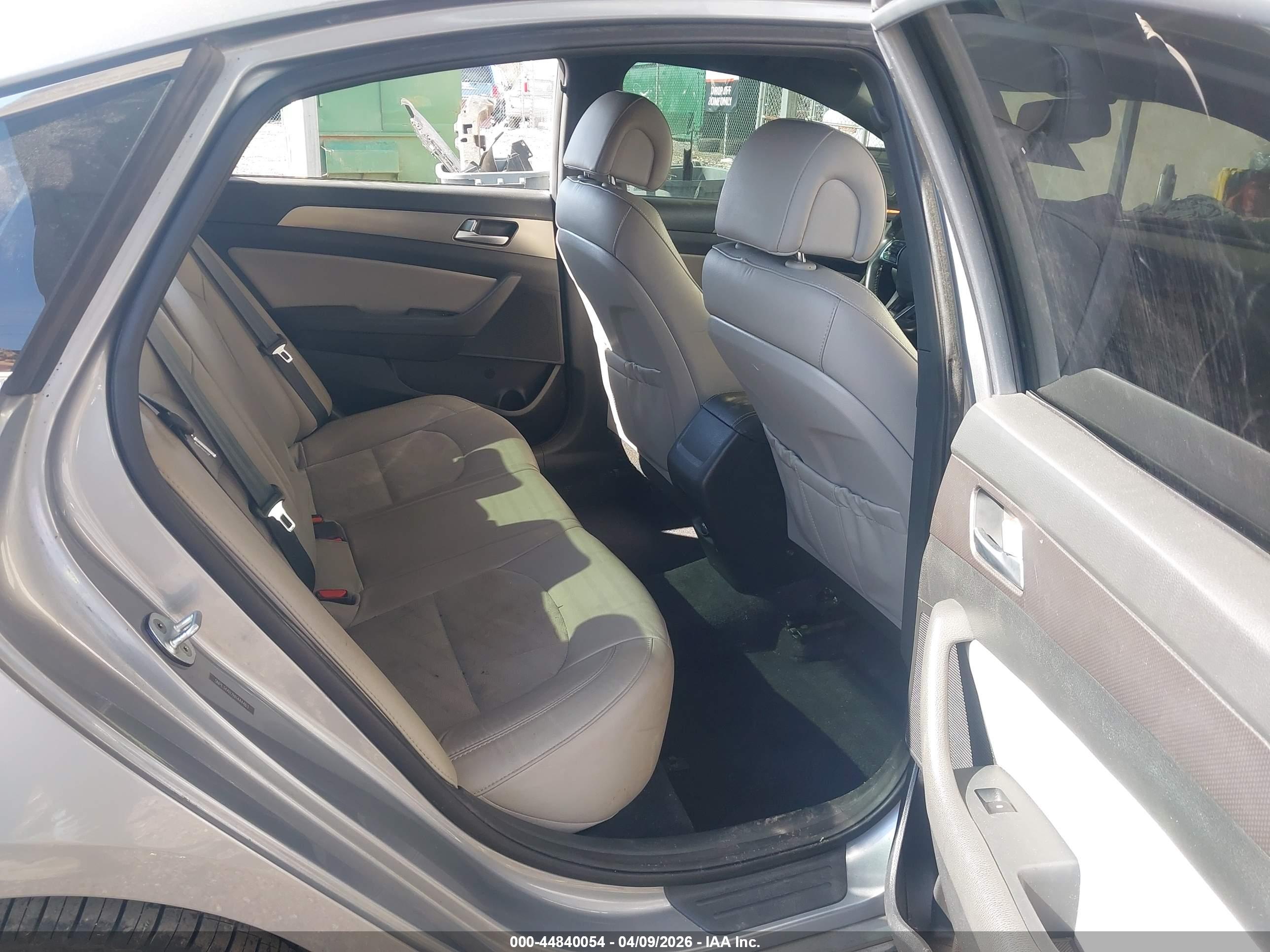 HYUNDAI SONATA image 8