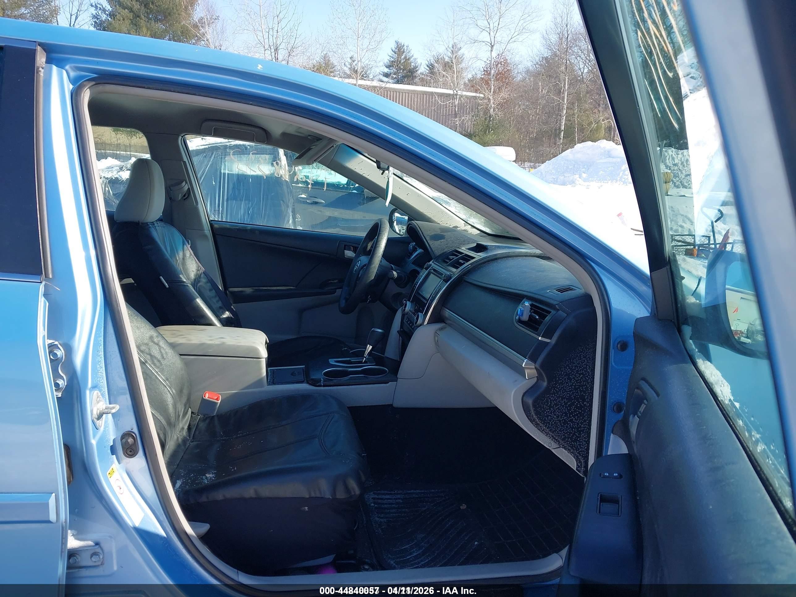 TOYOTA CAMRY image 5