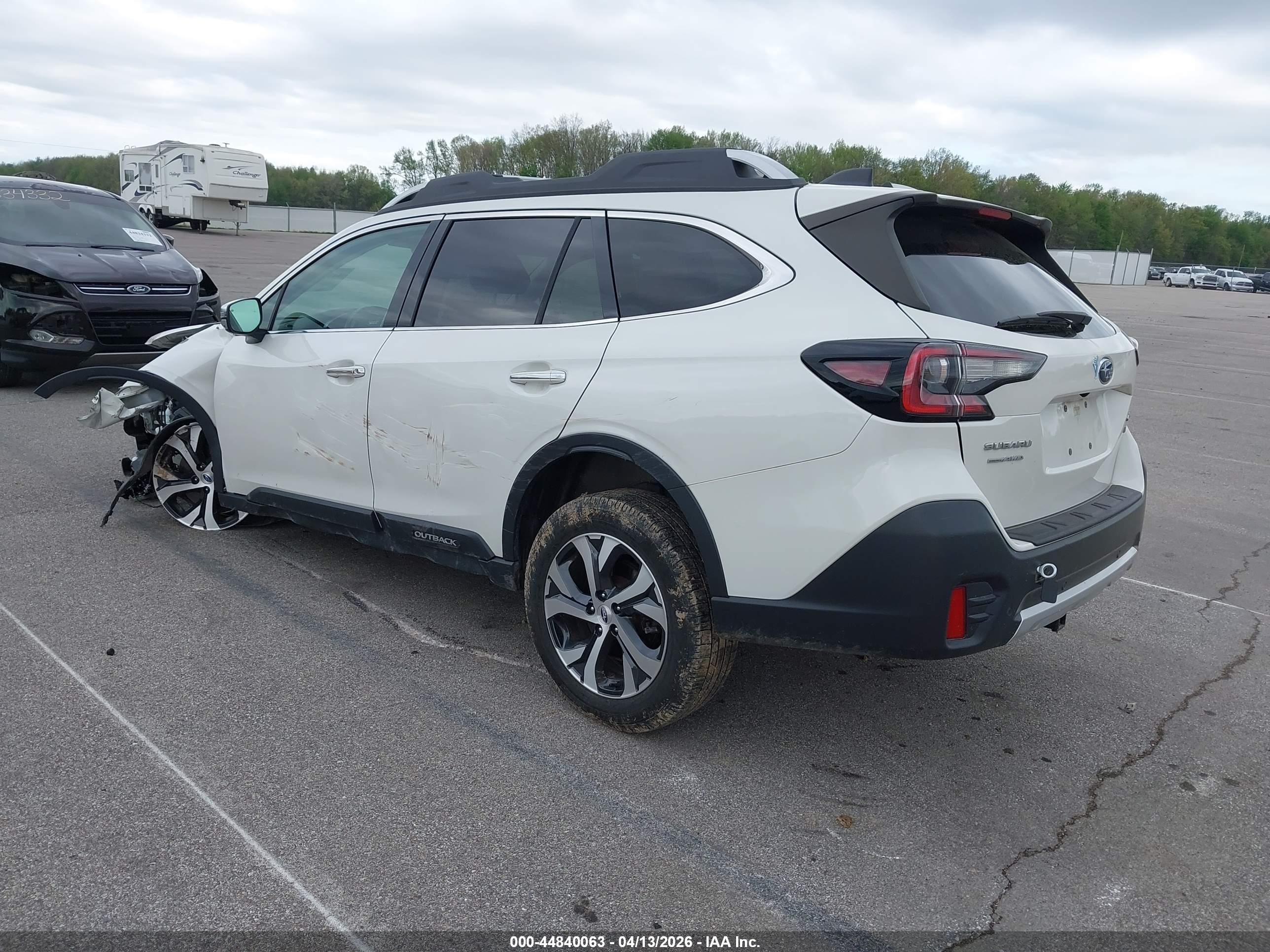 SUBARU OUTBACK image 3