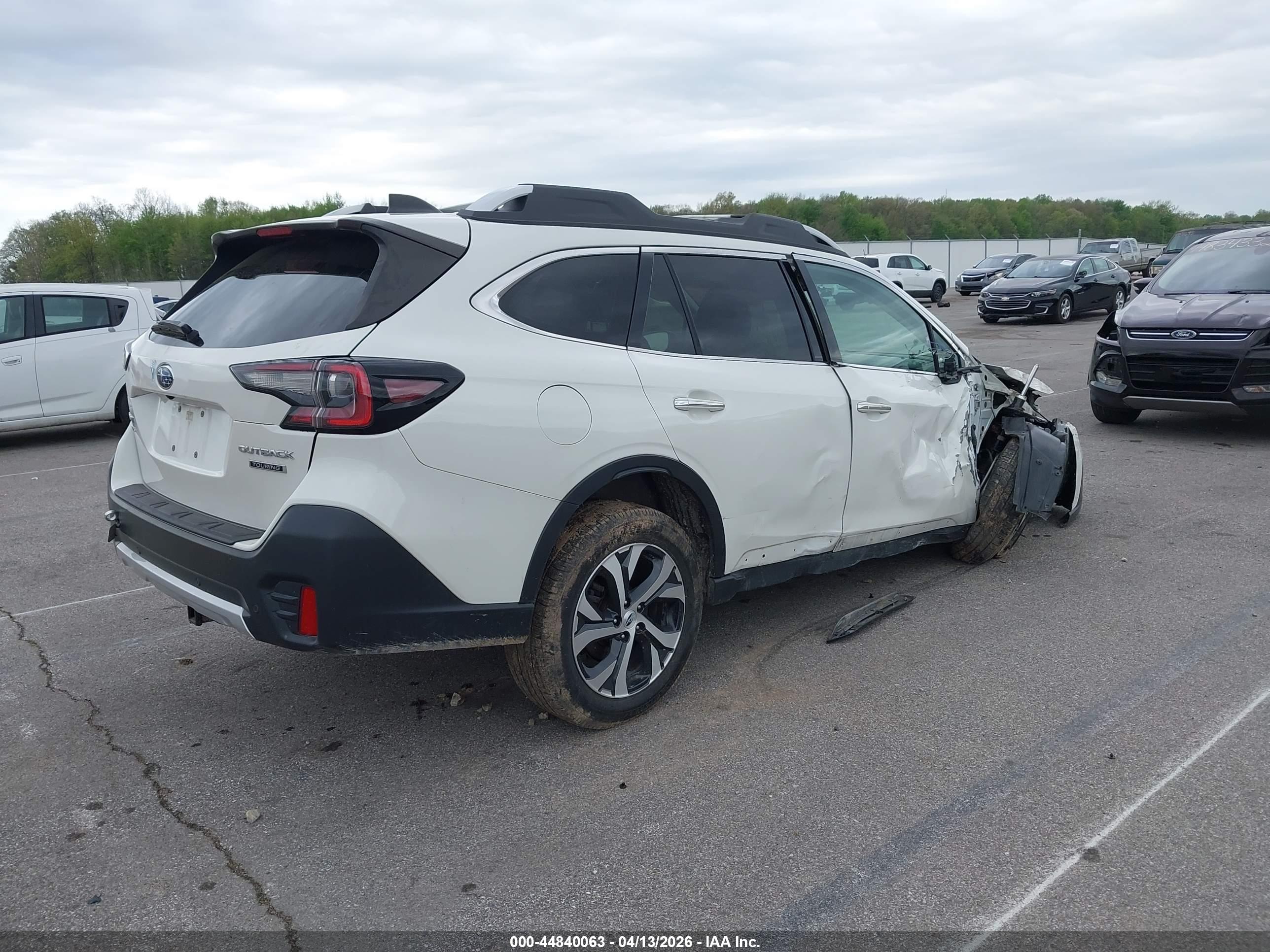 SUBARU OUTBACK image 4