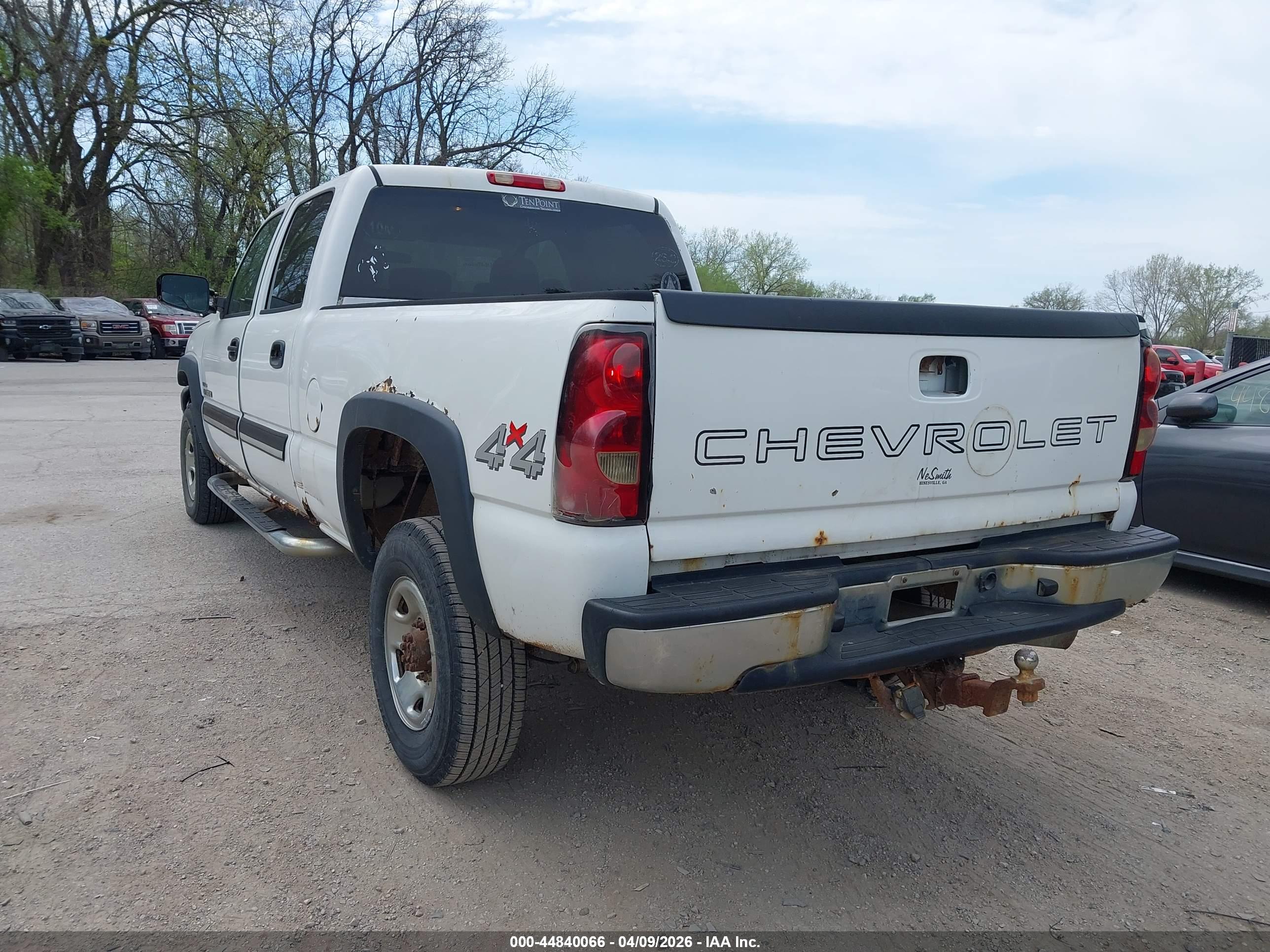 CHEVROLET SILVERADO image 3