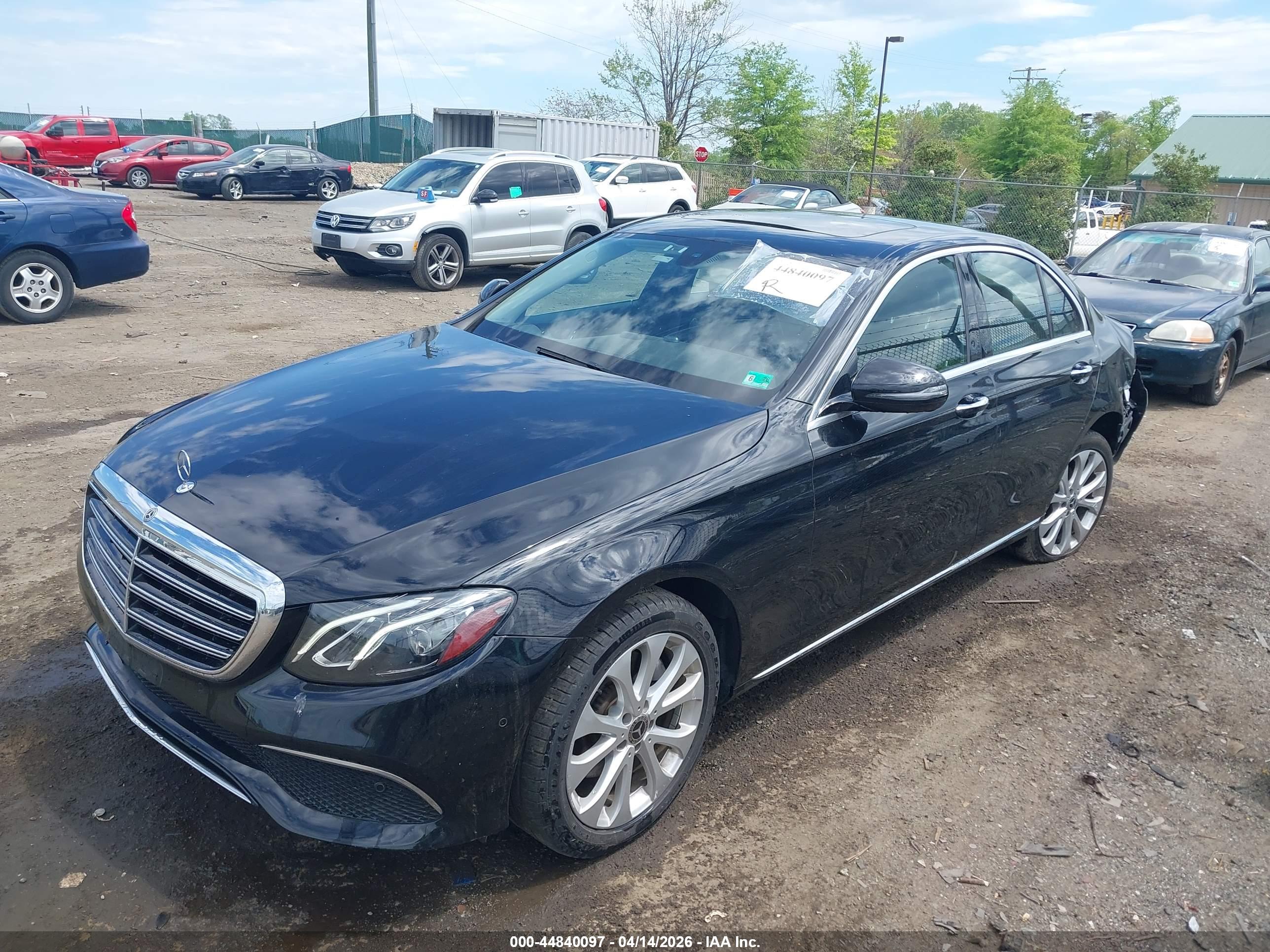 MERCEDES-BENZ E image 2