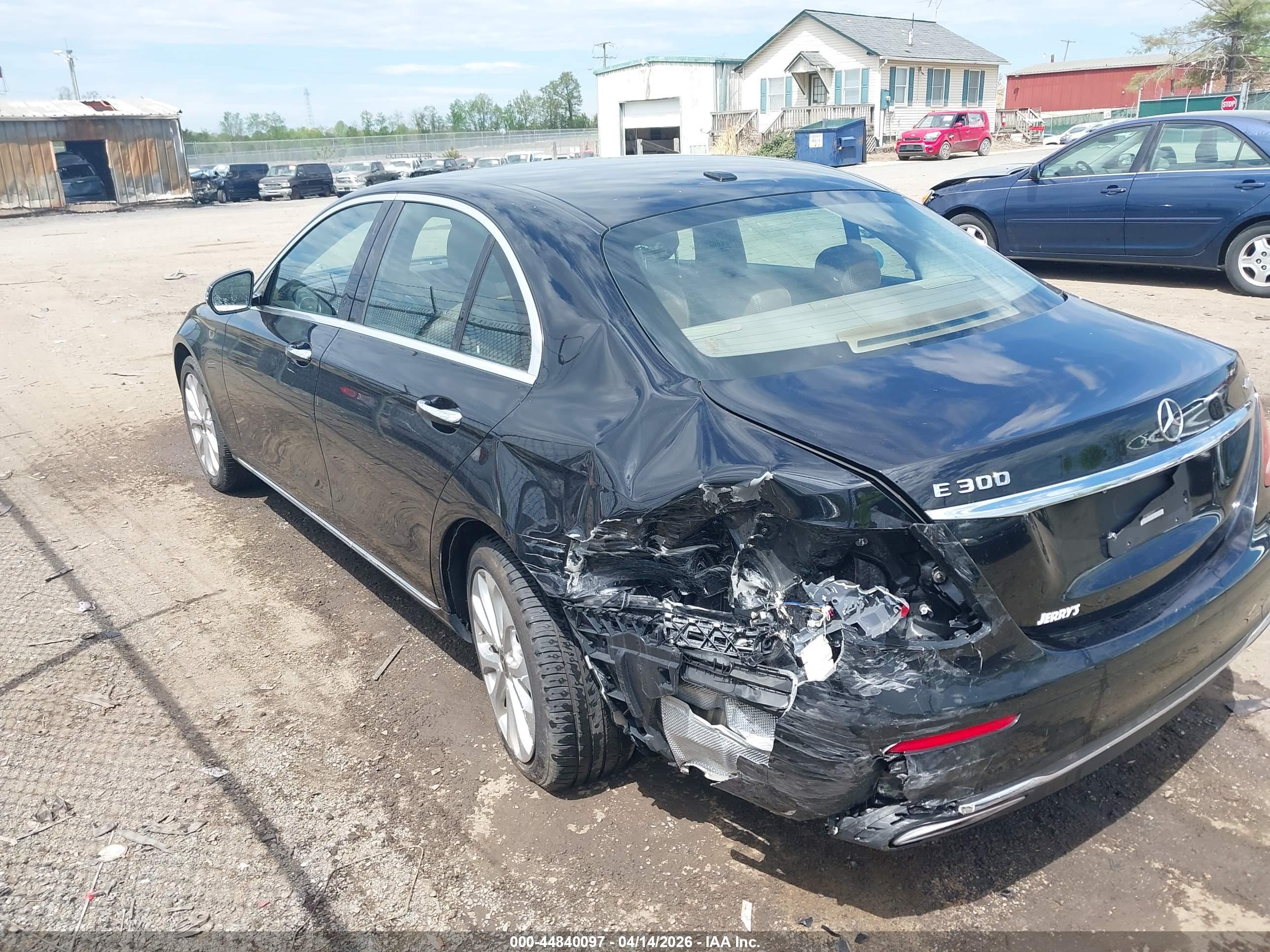 MERCEDES-BENZ E image 3