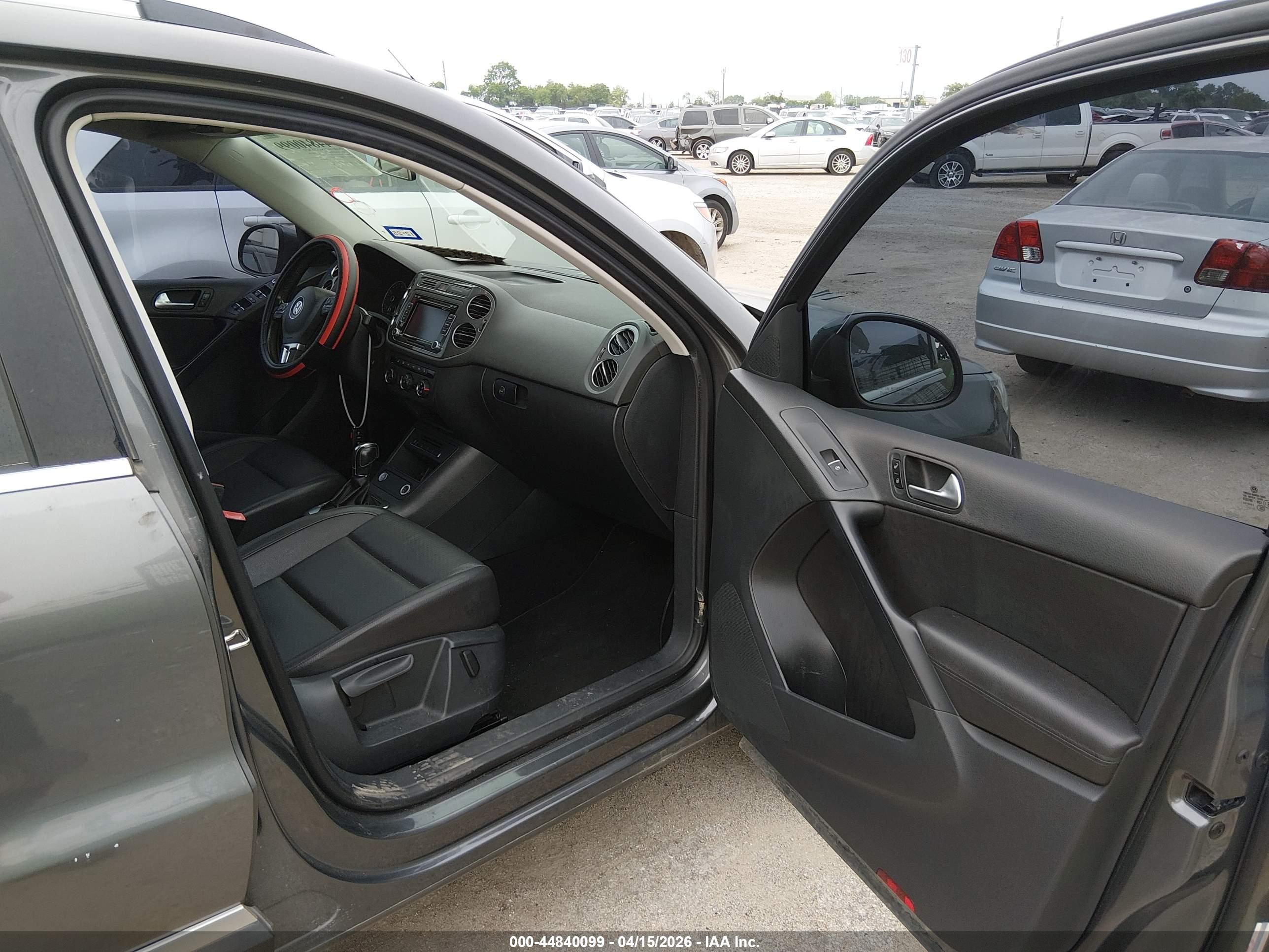 VOLKSWAGEN TIGUAN image 5