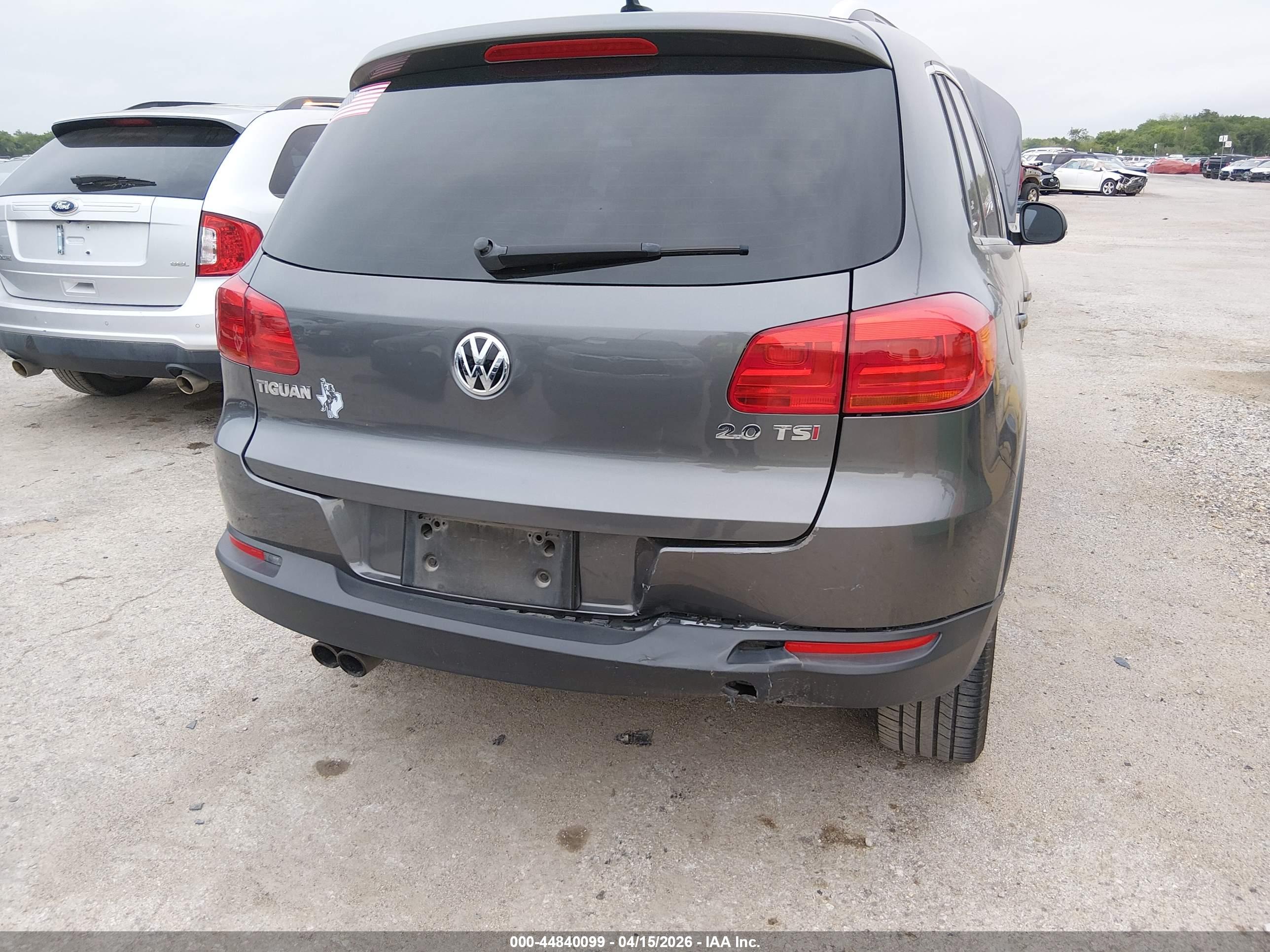 VOLKSWAGEN TIGUAN image 6