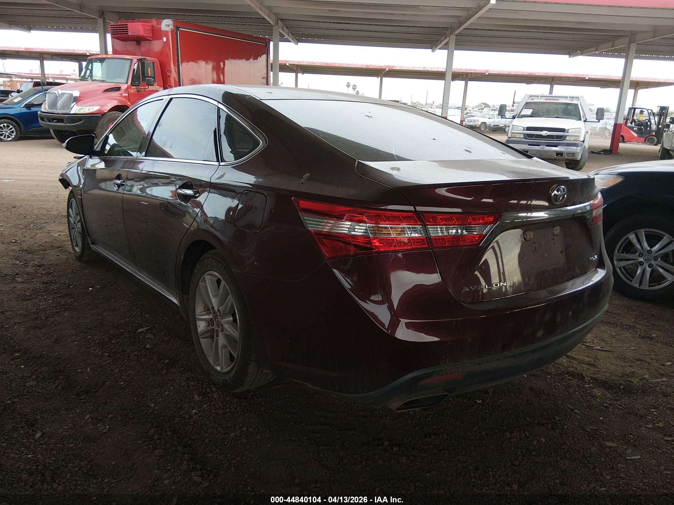 TOYOTA AVALON image 3