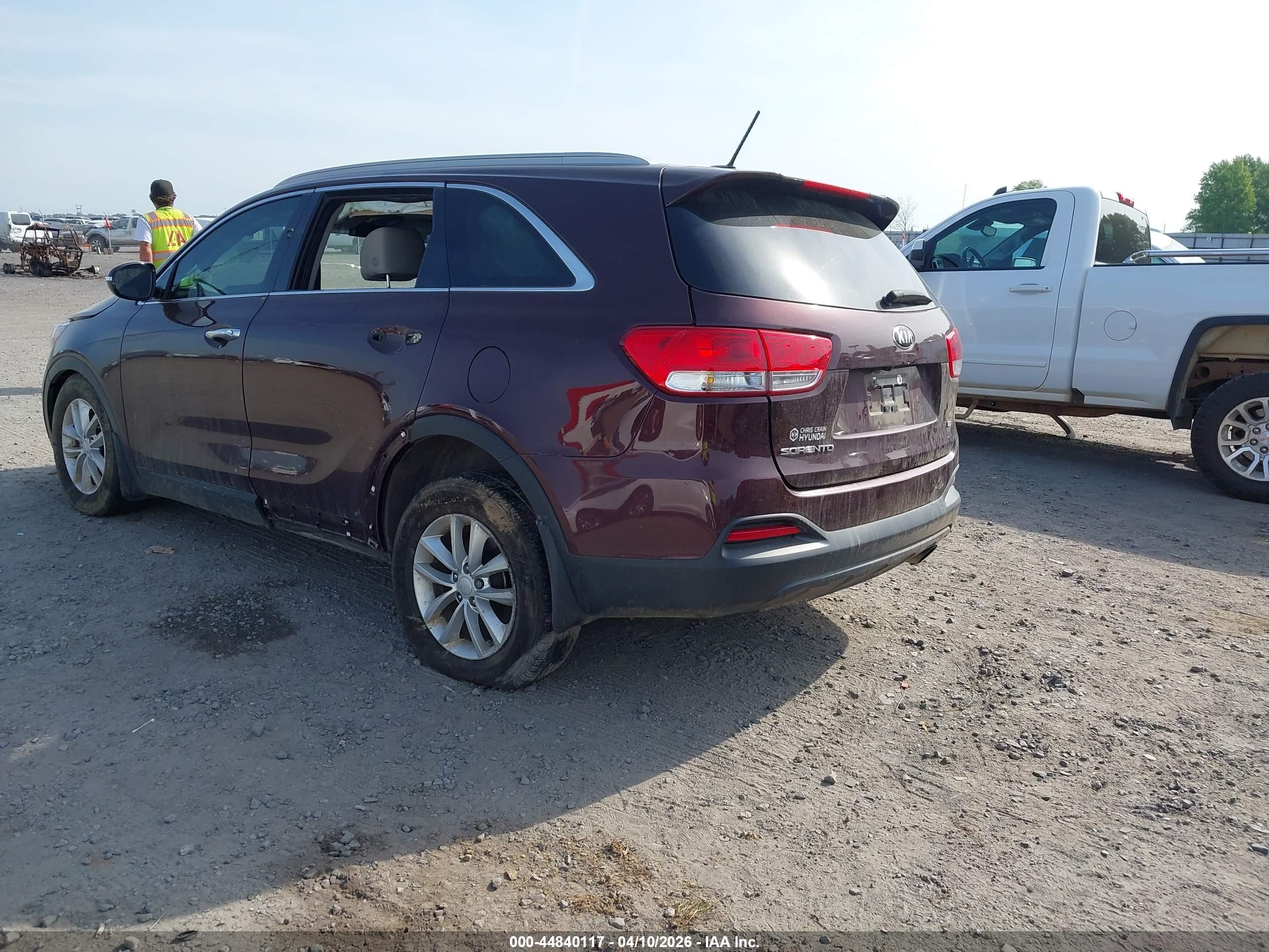 KIA SORENTO image 3