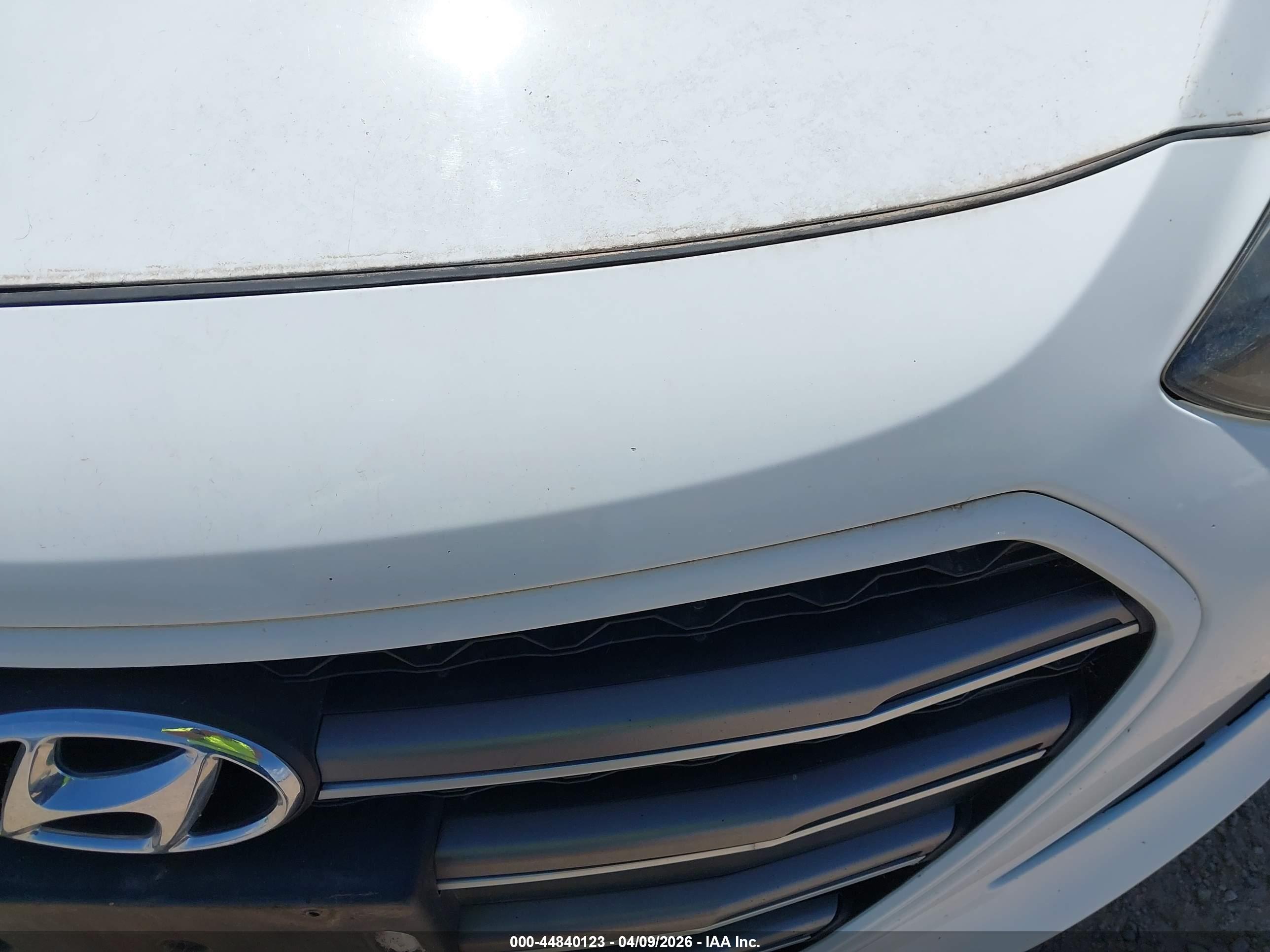HYUNDAI ELANTRA image 6