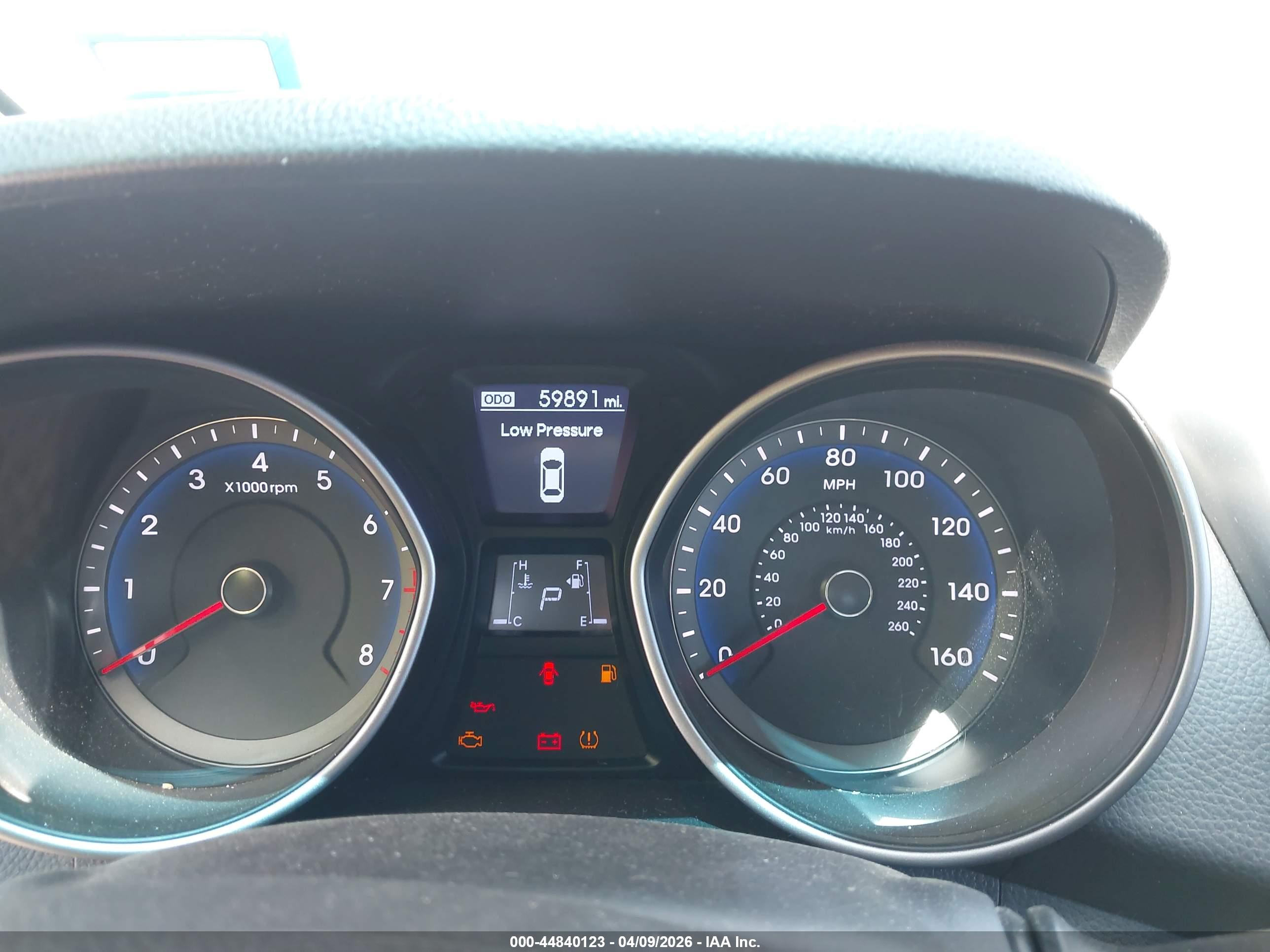 HYUNDAI ELANTRA image 7