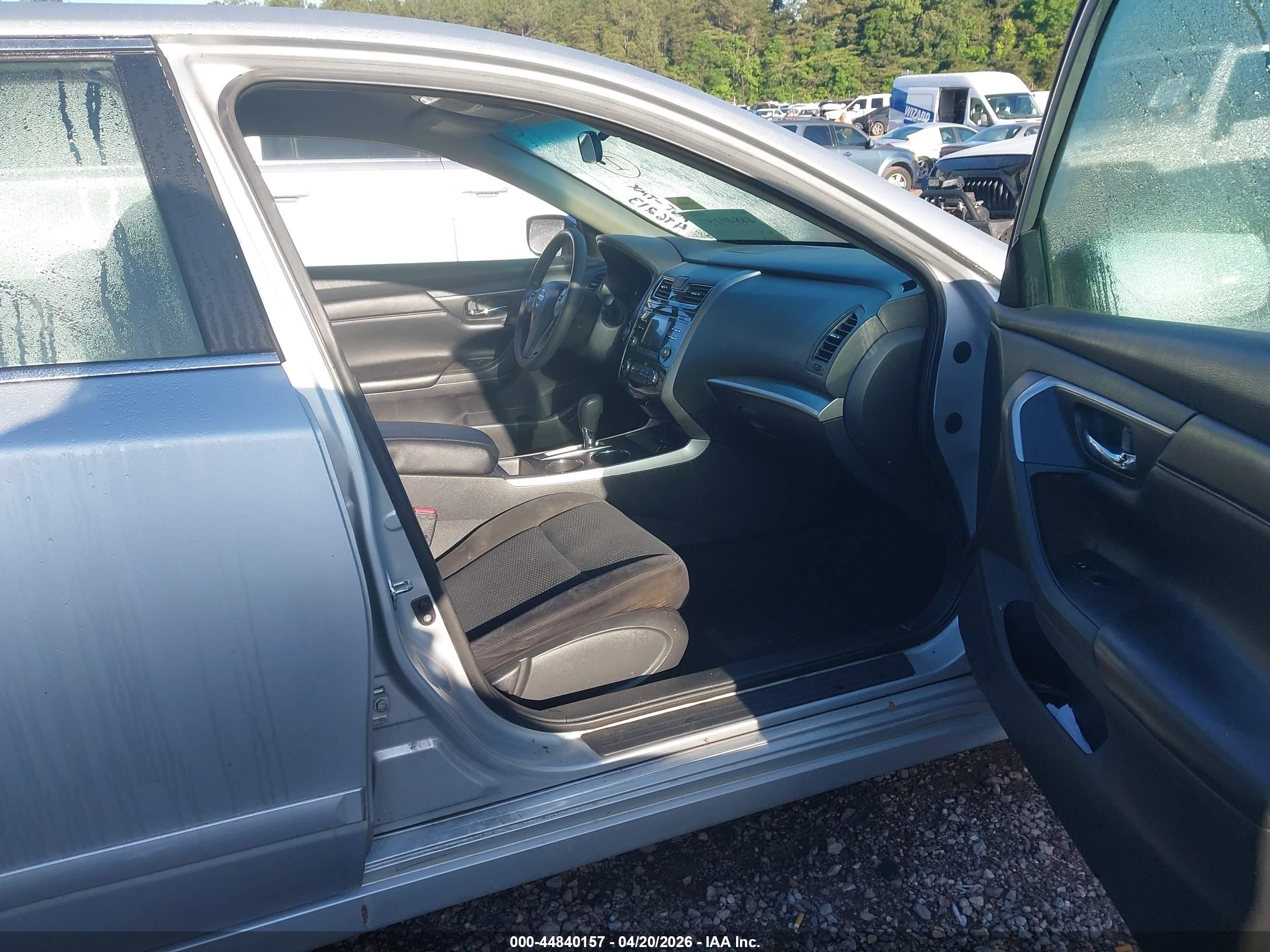 NISSAN ALTIMA image 5