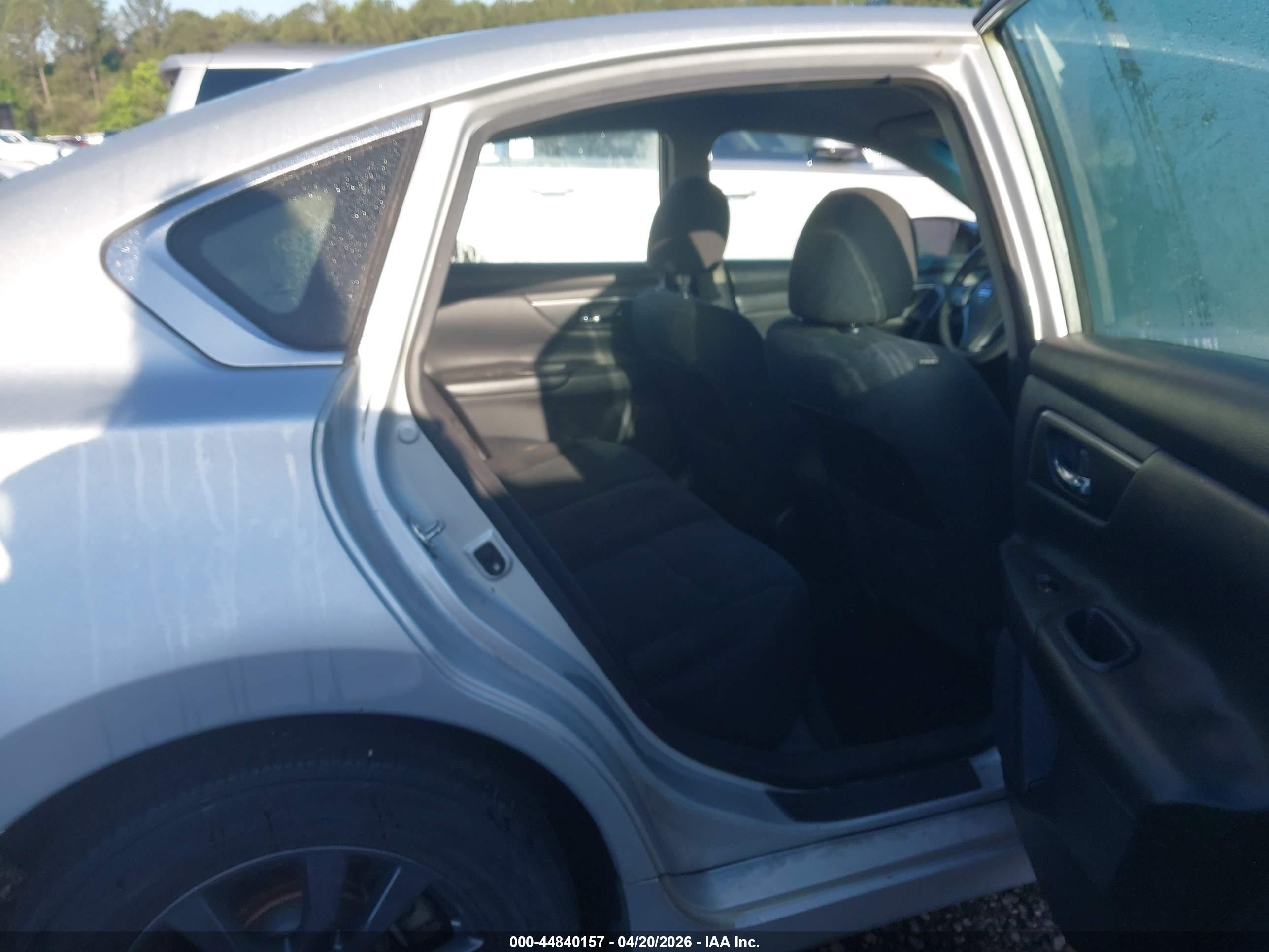 NISSAN ALTIMA image 8