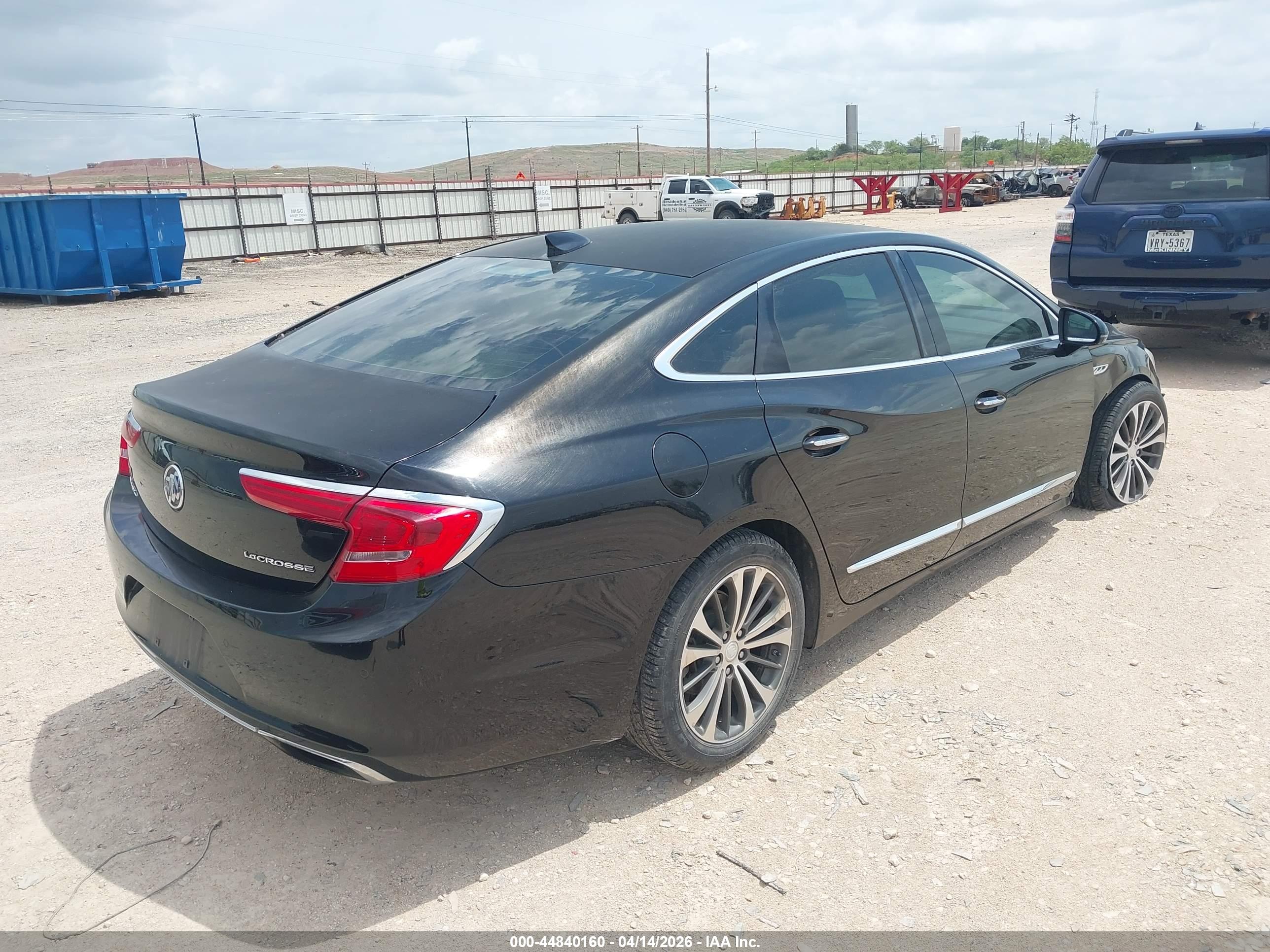 BUICK LACROSSE image 4