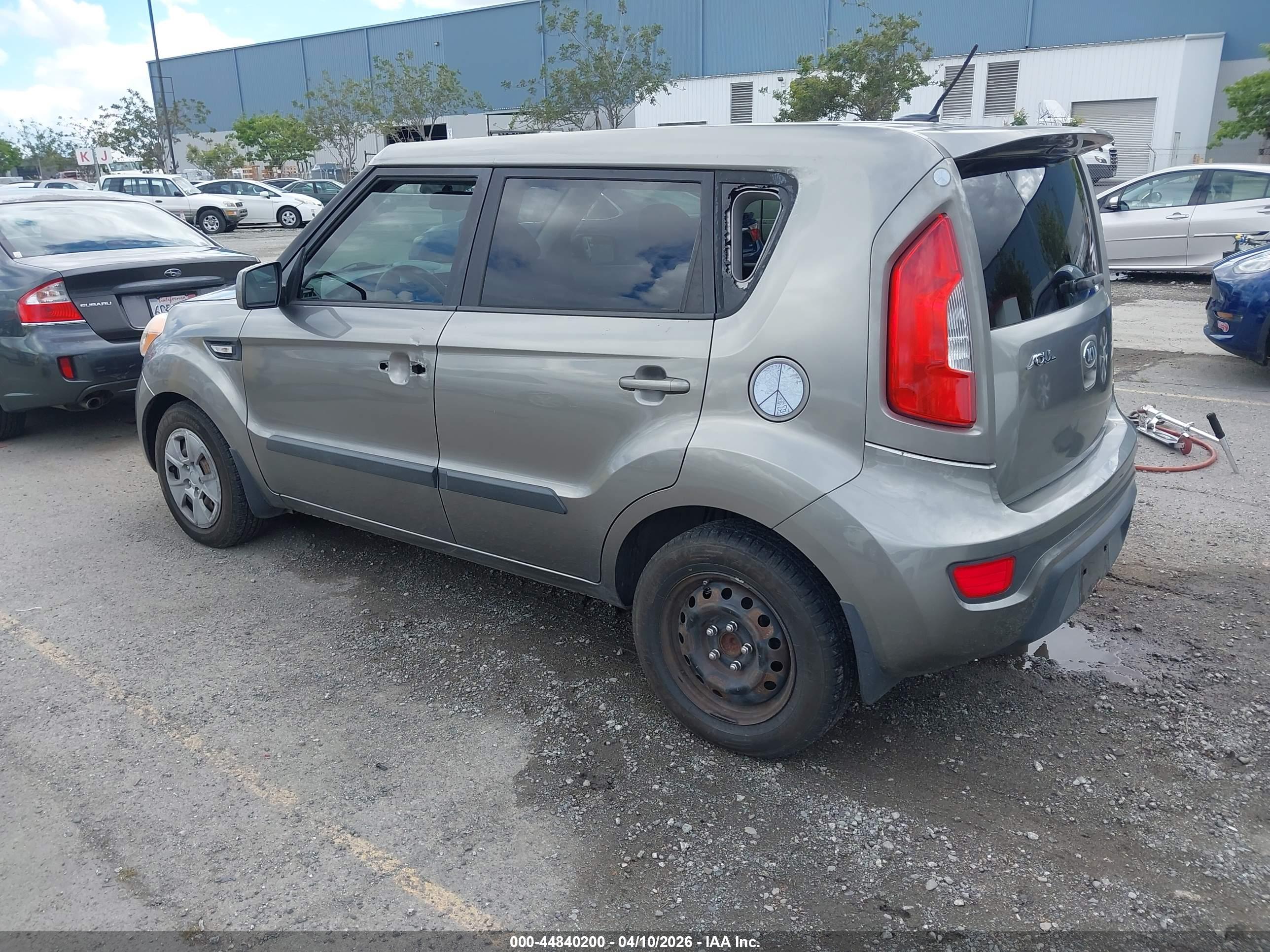 KIA SOUL image 3