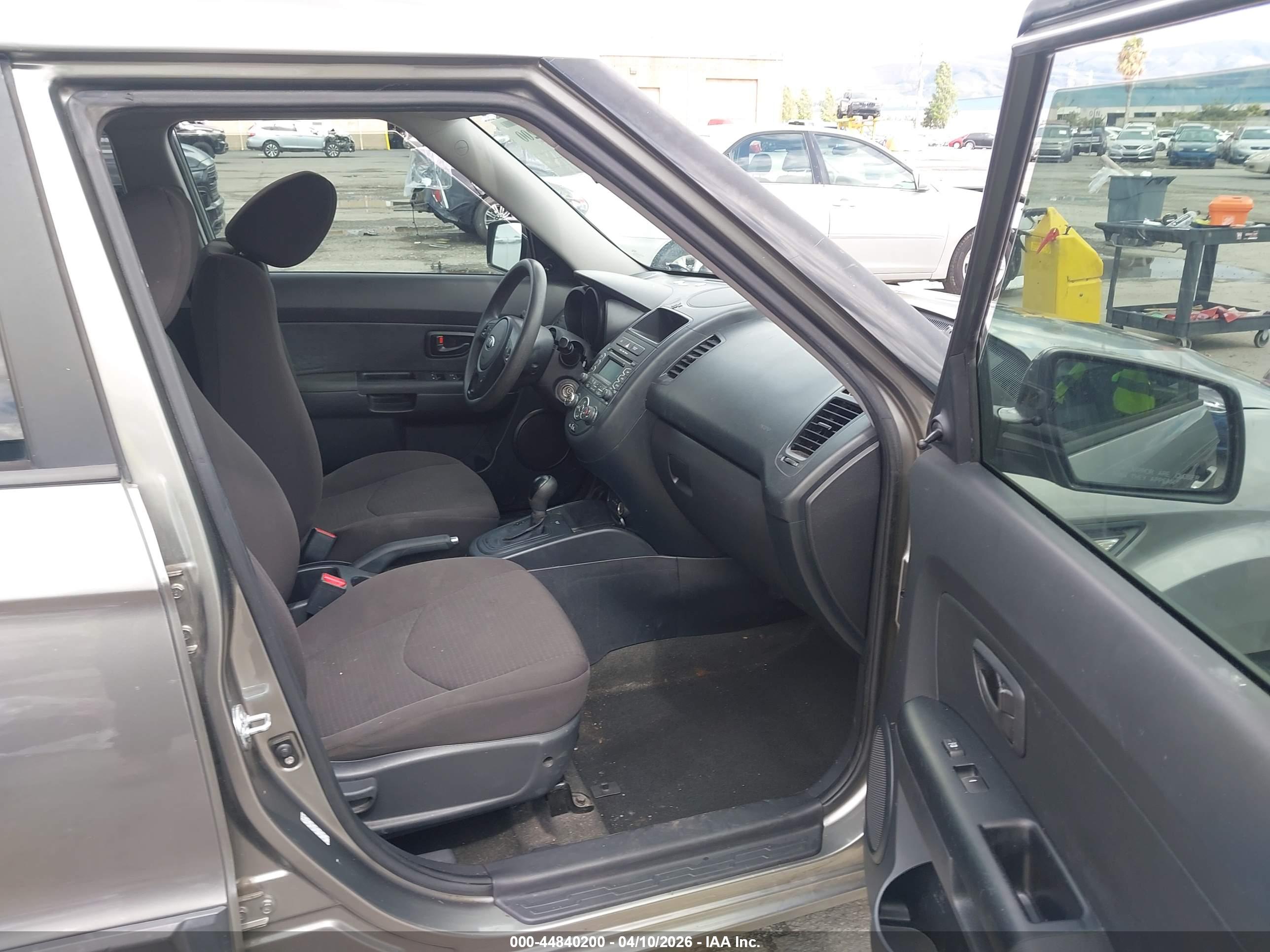 KIA SOUL image 5