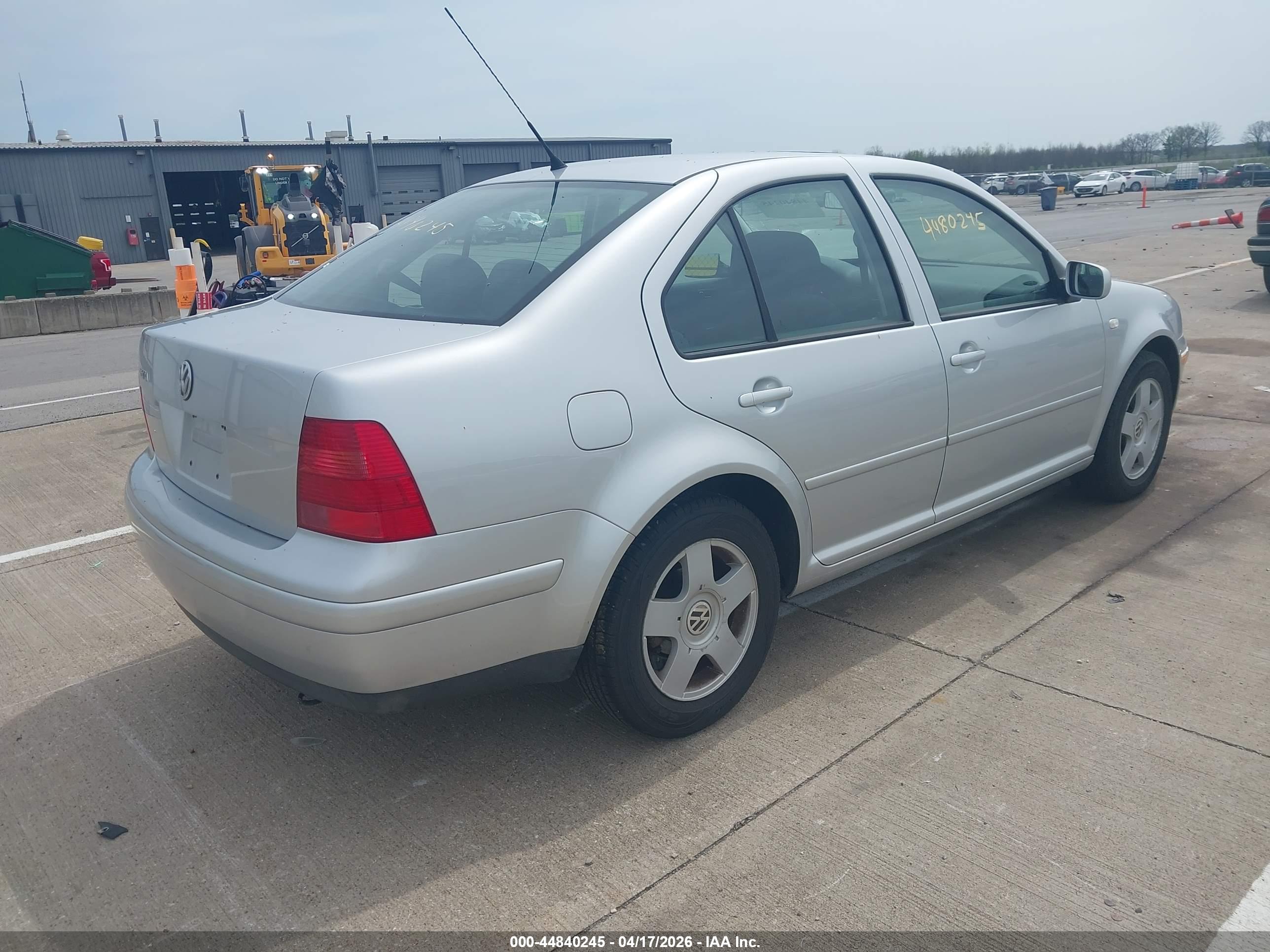 VOLKSWAGEN JETTA image 4