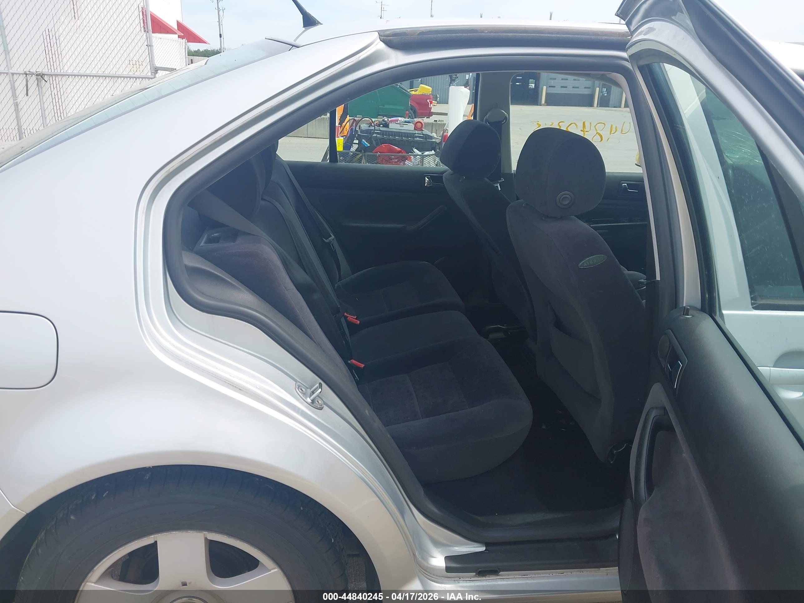 VOLKSWAGEN JETTA image 8