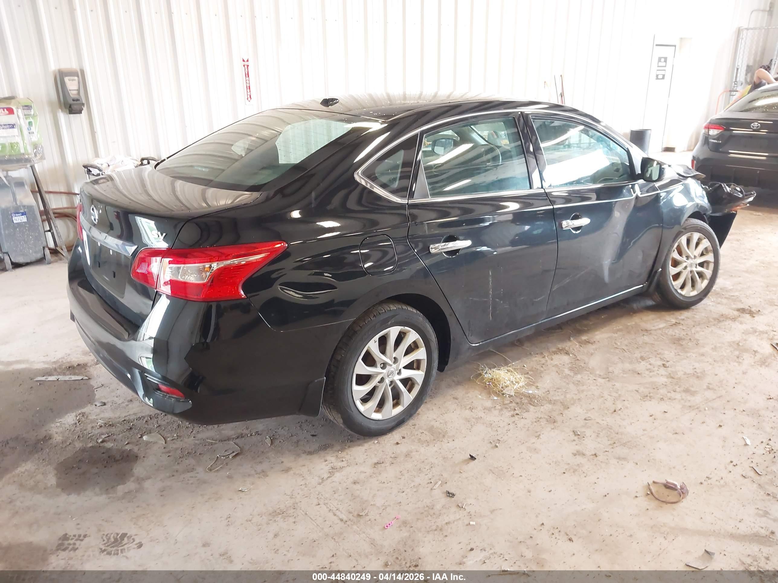 NISSAN SENTRA image 4