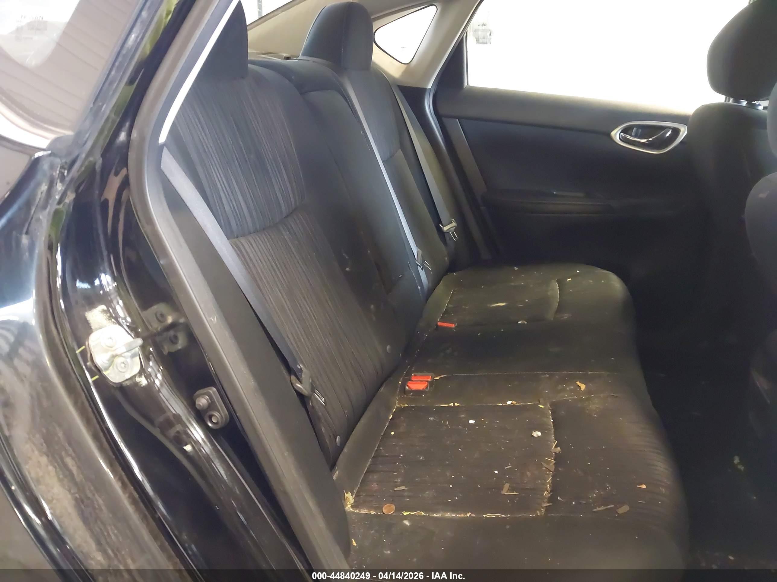 NISSAN SENTRA image 8