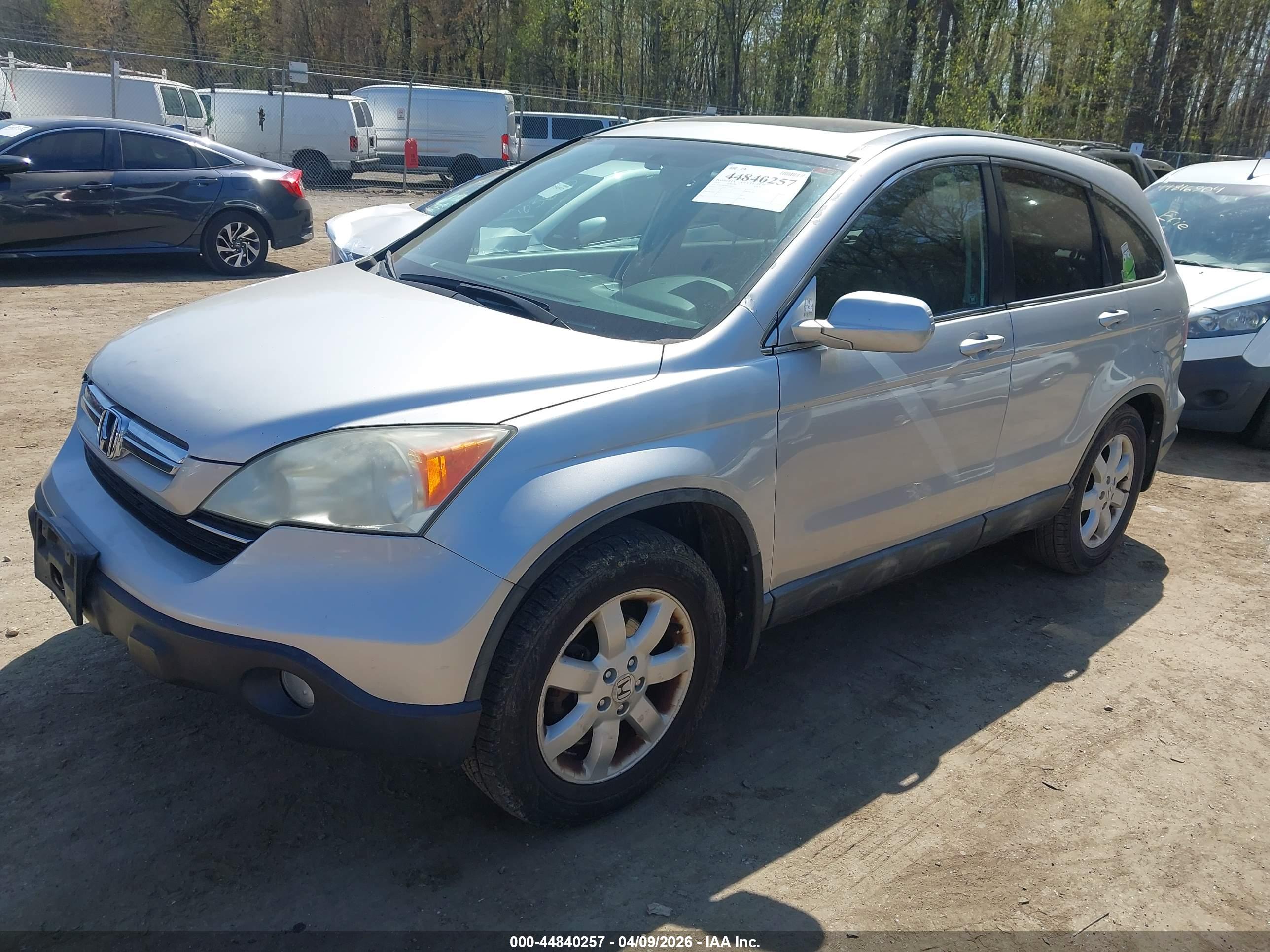 HONDA CR-V image 2