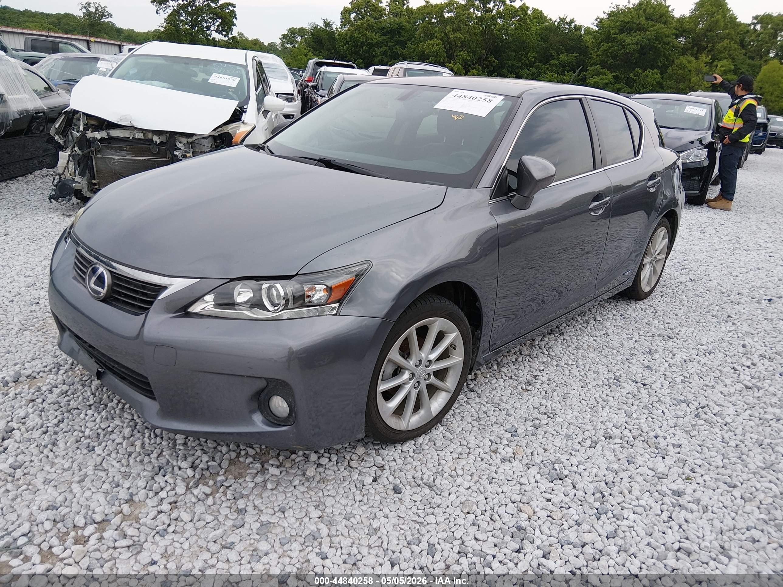 LEXUS CT image 2