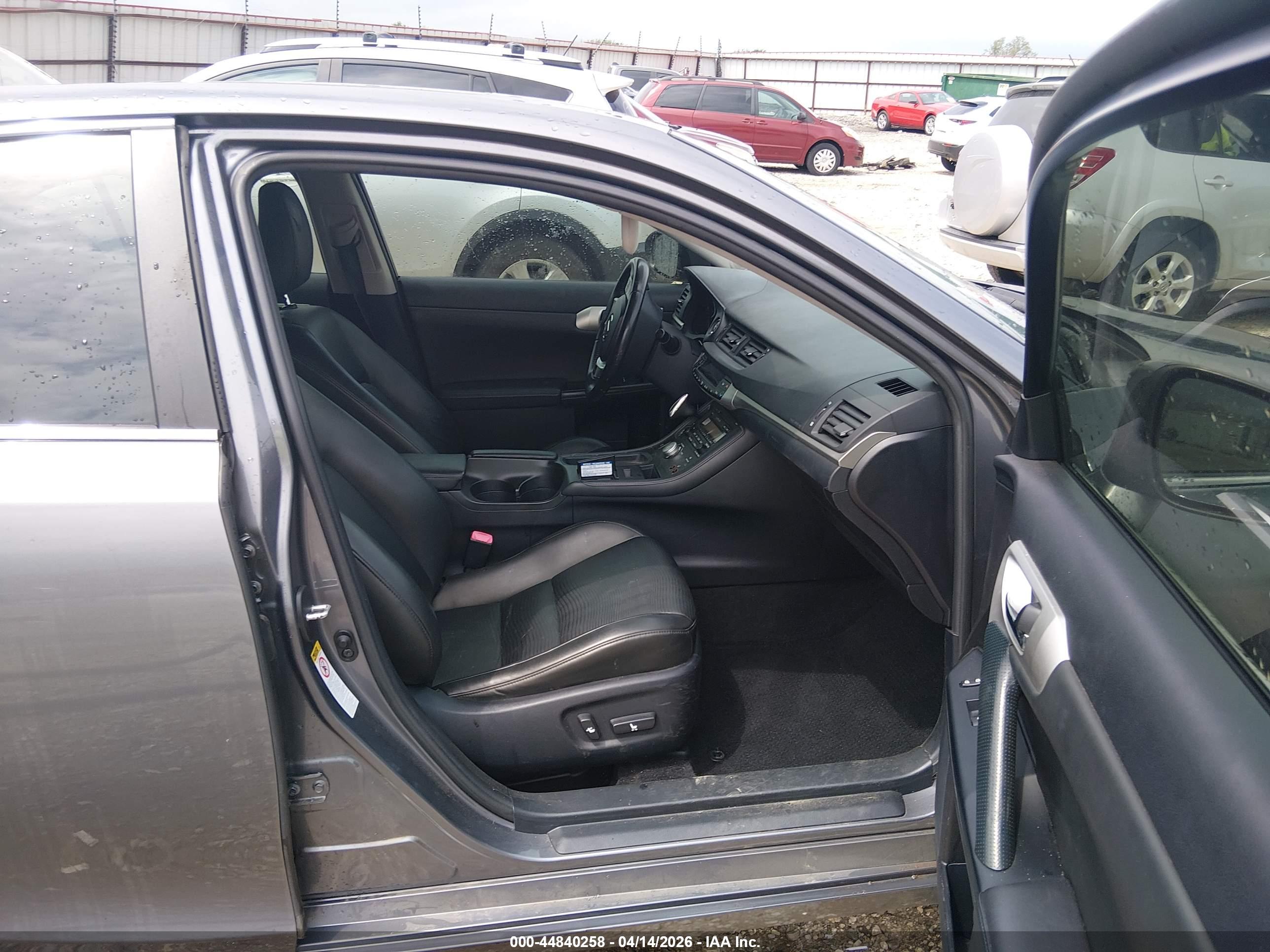 LEXUS CT image 5