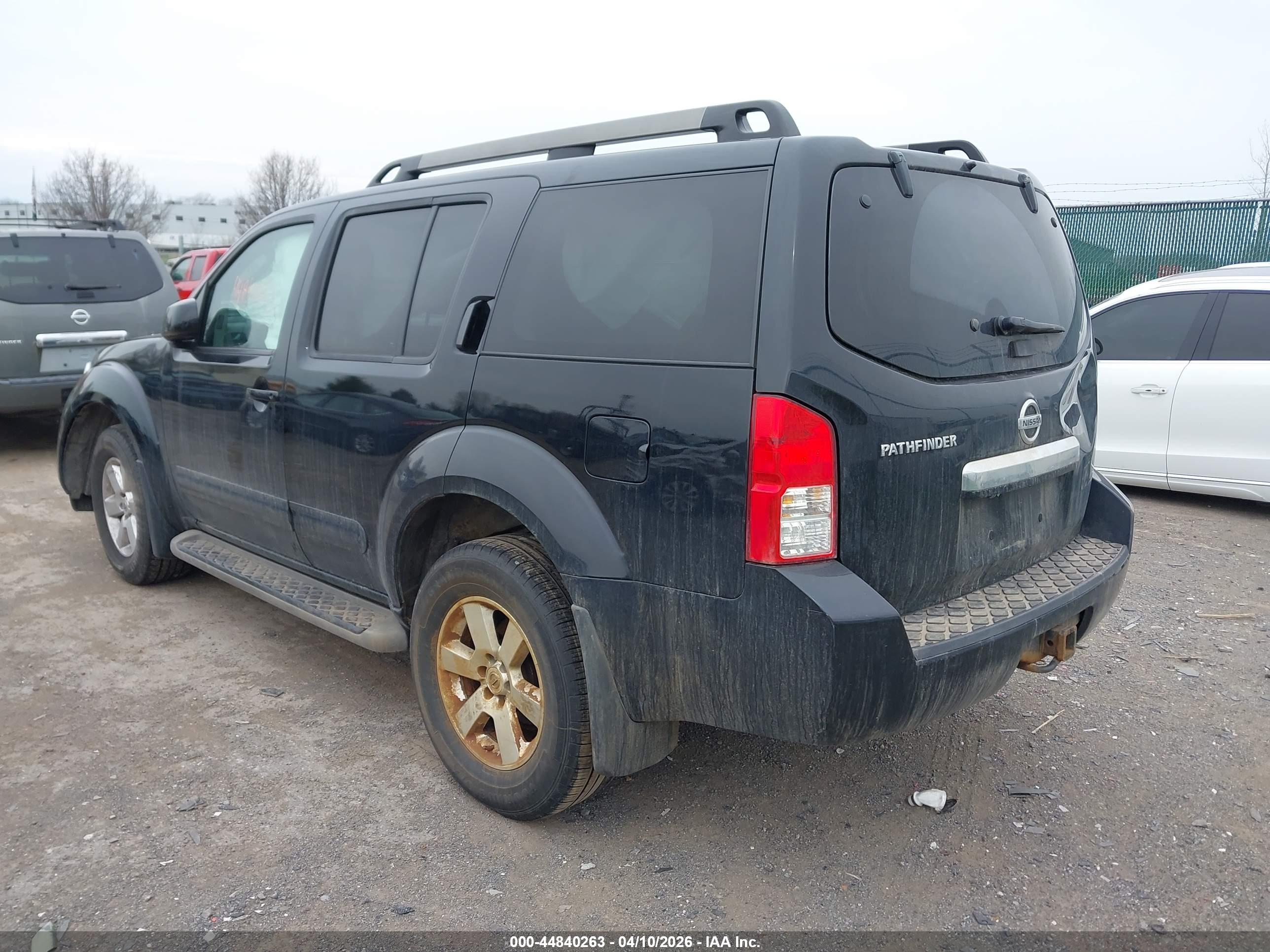 NISSAN PATHFINDER image 3