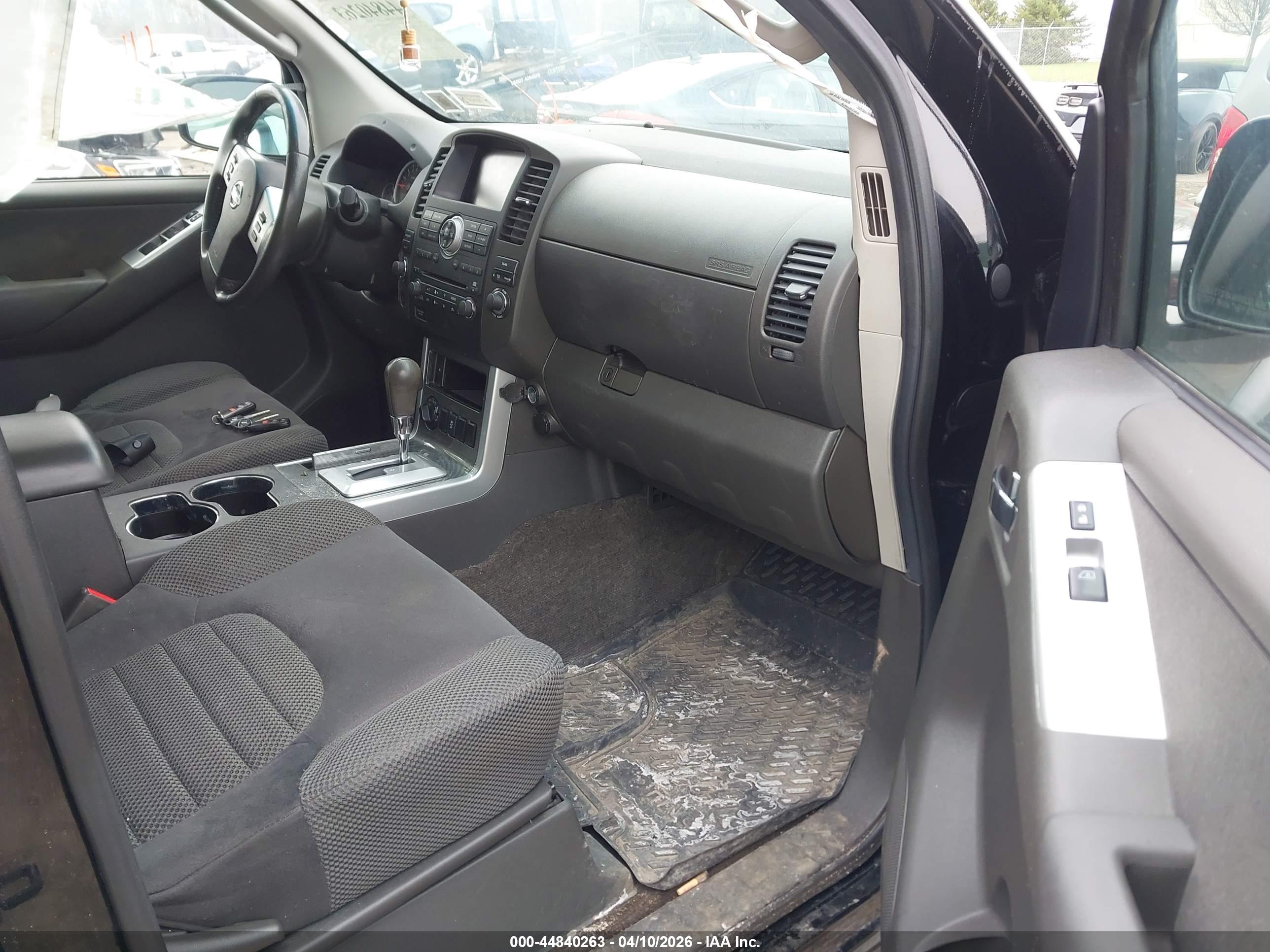 NISSAN PATHFINDER image 5