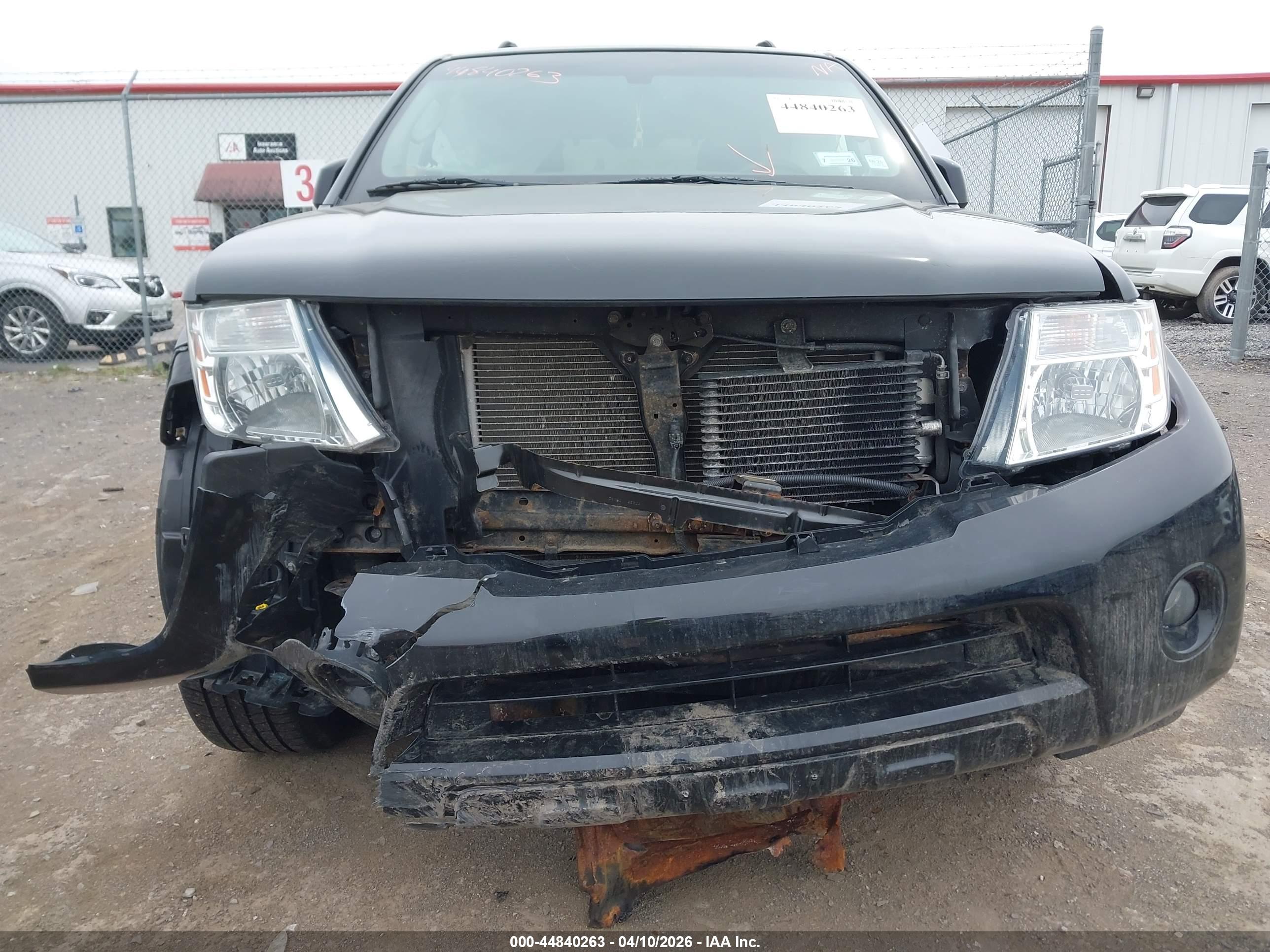 NISSAN PATHFINDER image 6
