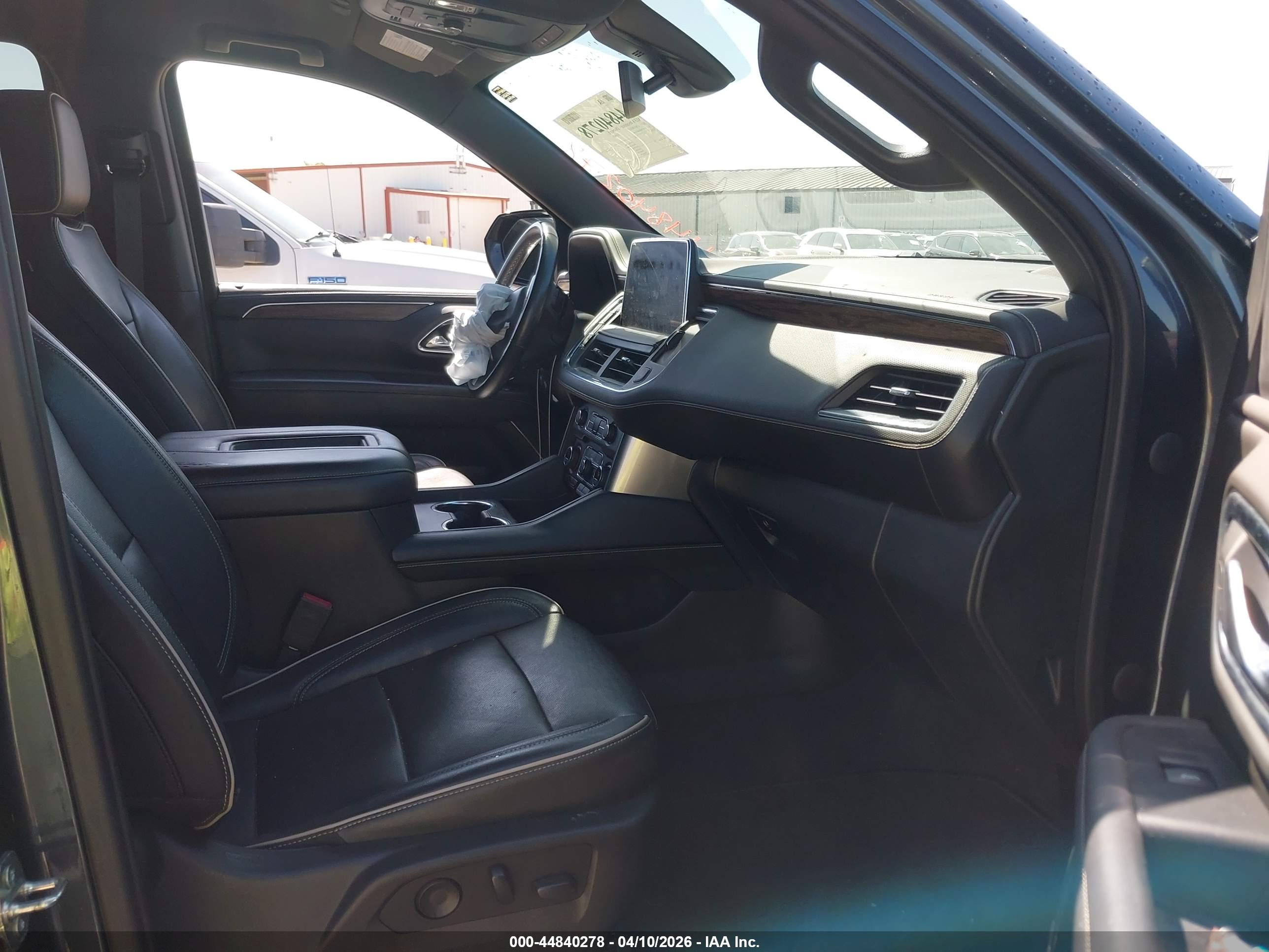 CHEVROLET TAHOE image 5