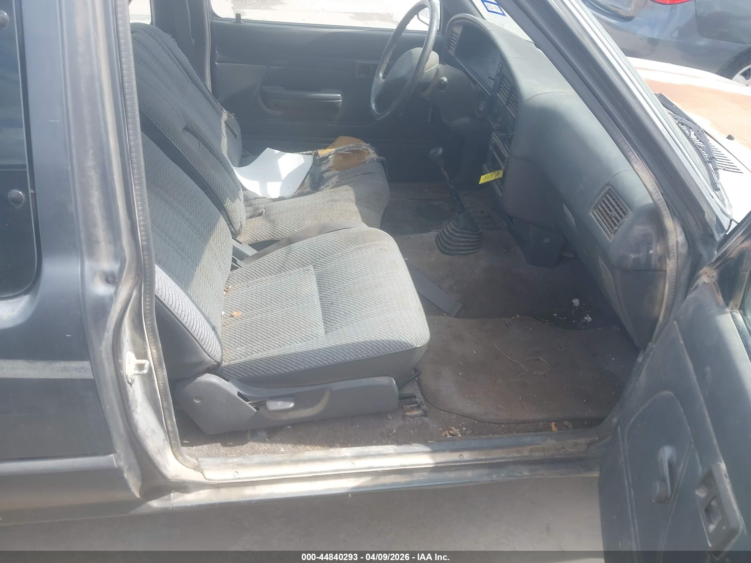TOYOTA PICKUP image 5