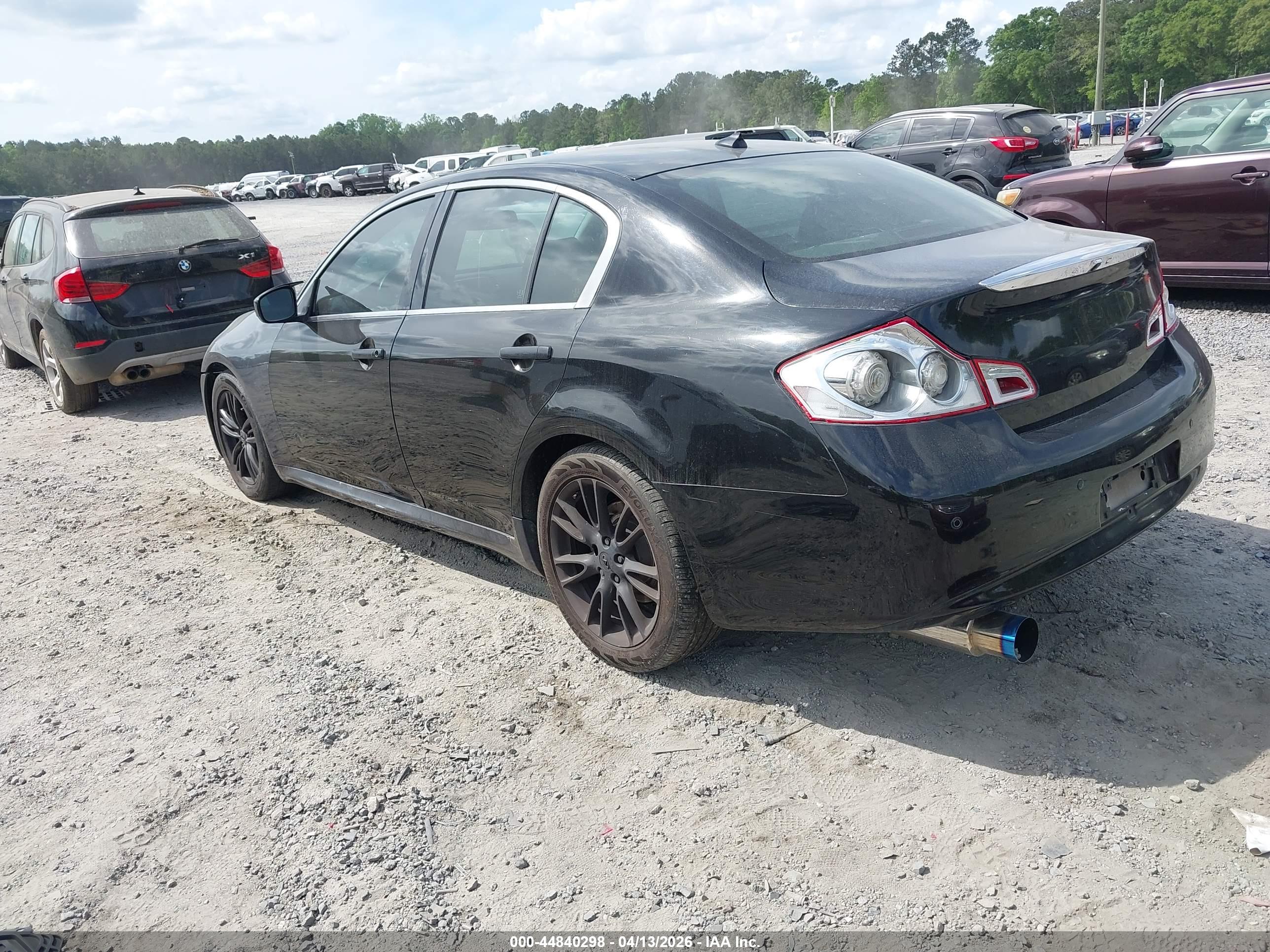 INFINITI G37 image 3