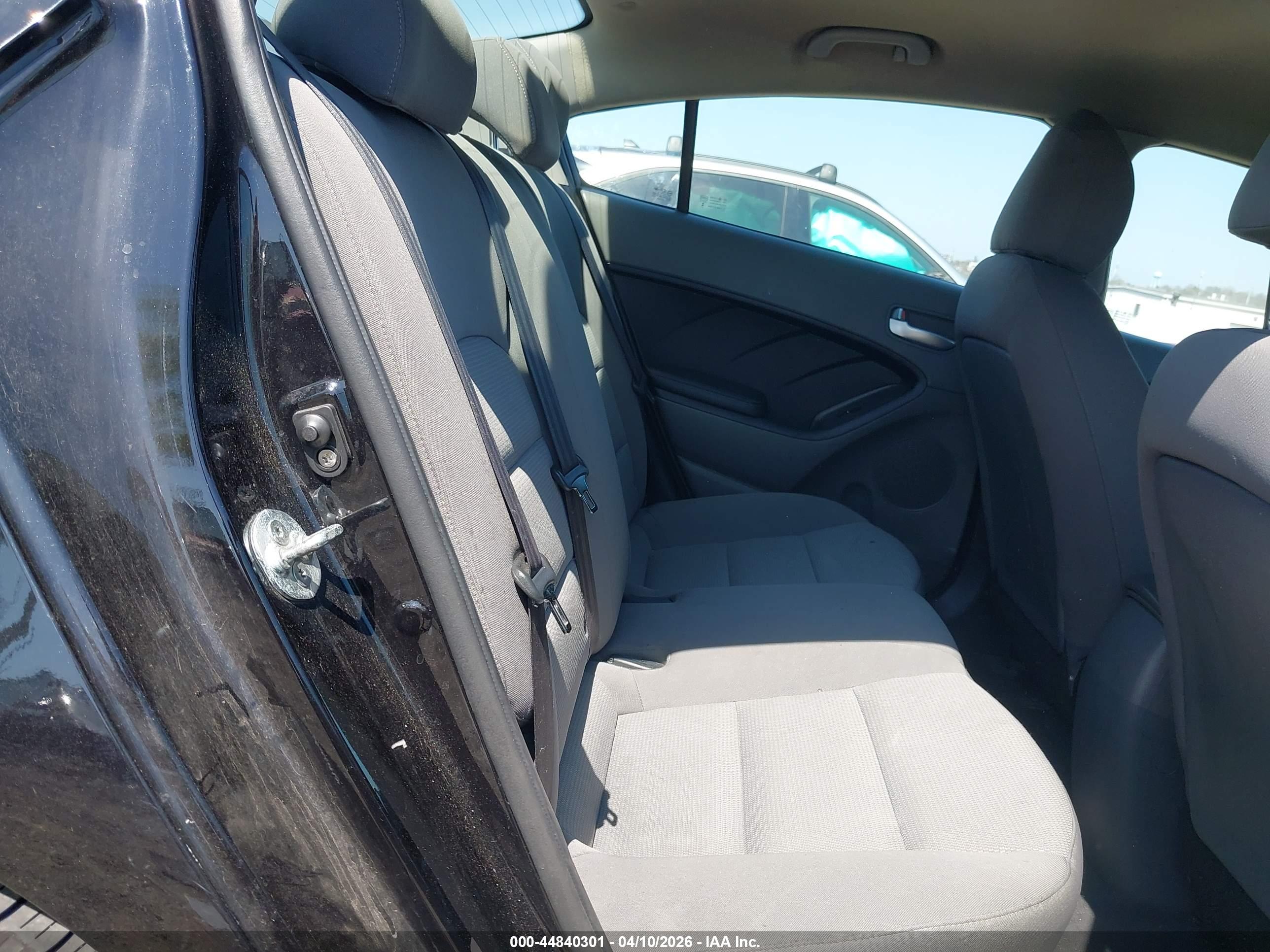KIA FORTE image 8