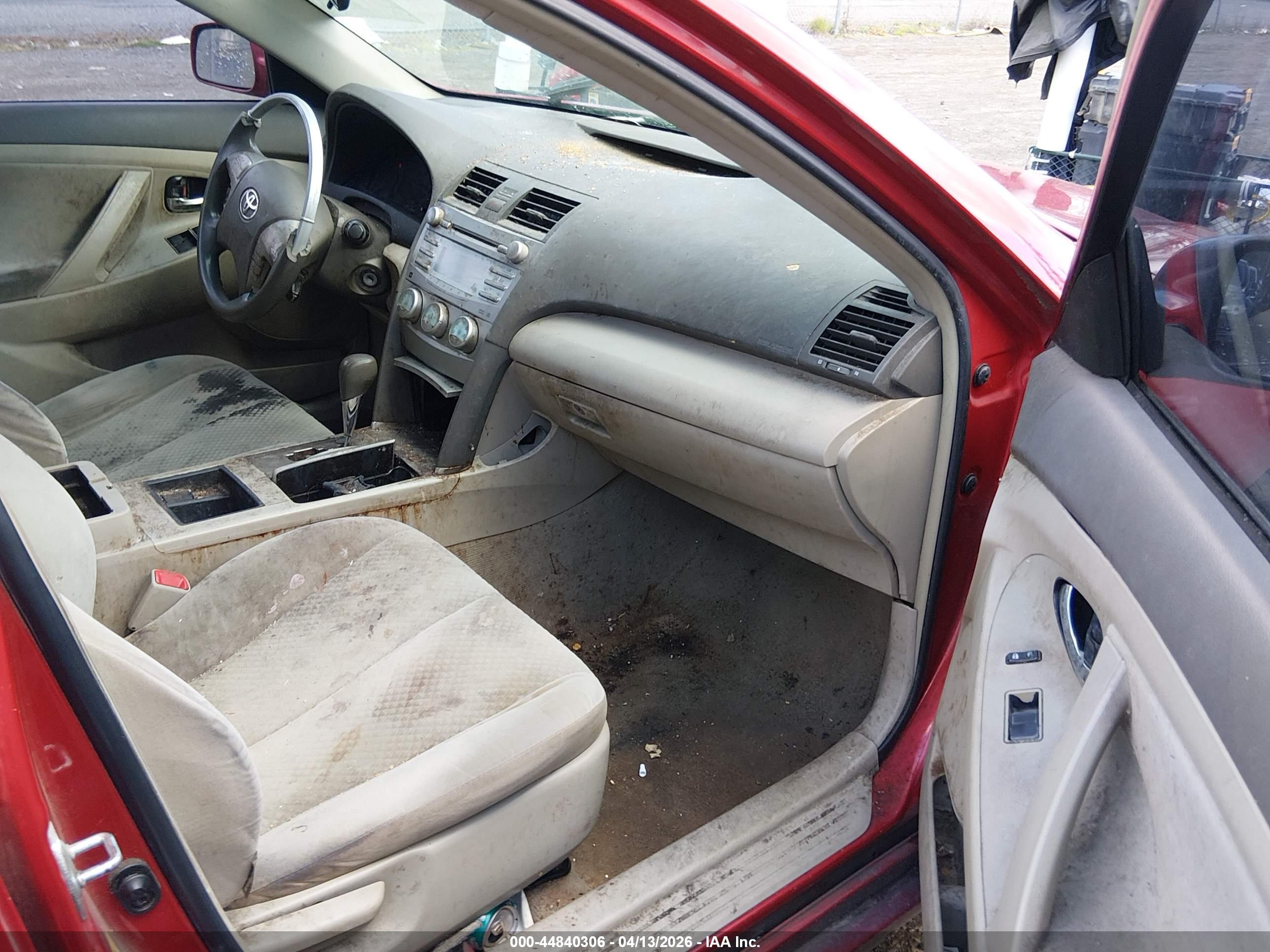 TOYOTA CAMRY image 5