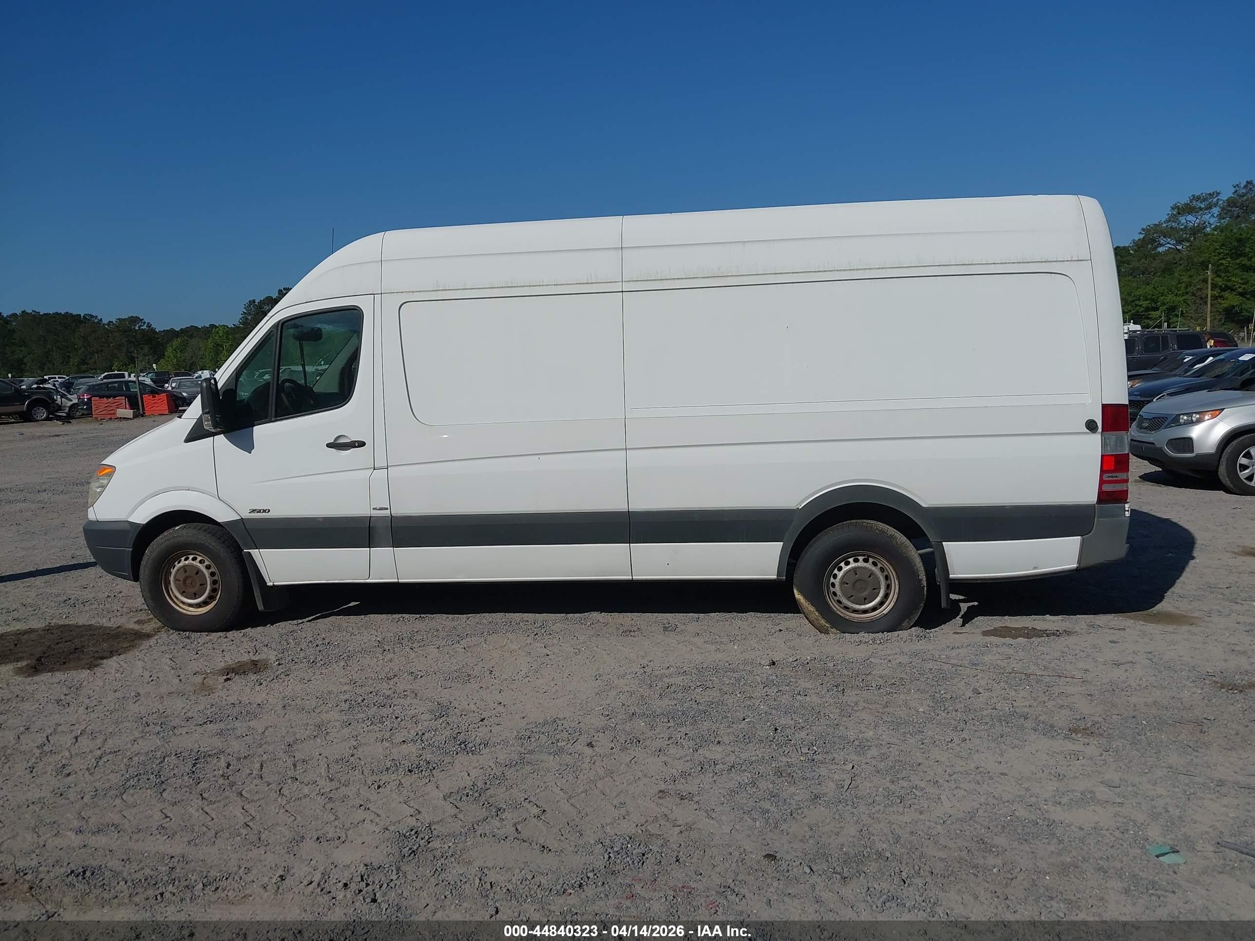 MERCEDES-BENZ SPRINTER image 9