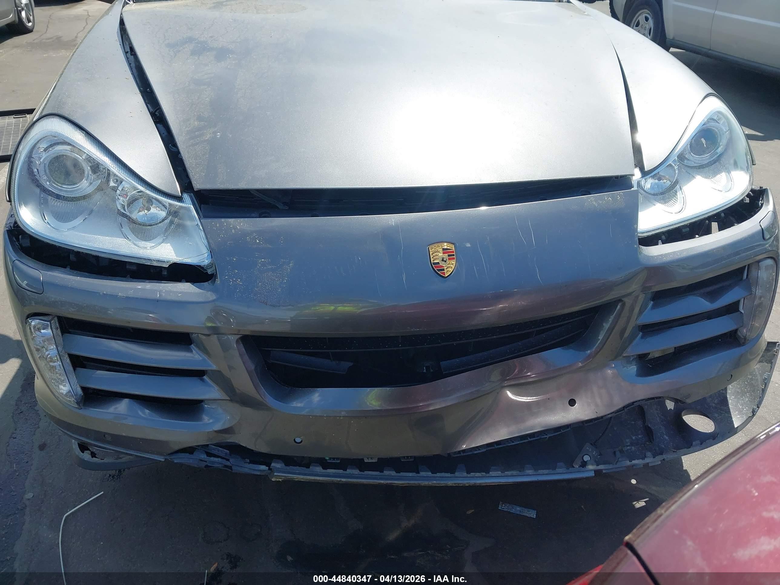 PORSCHE CAYENNE image 6