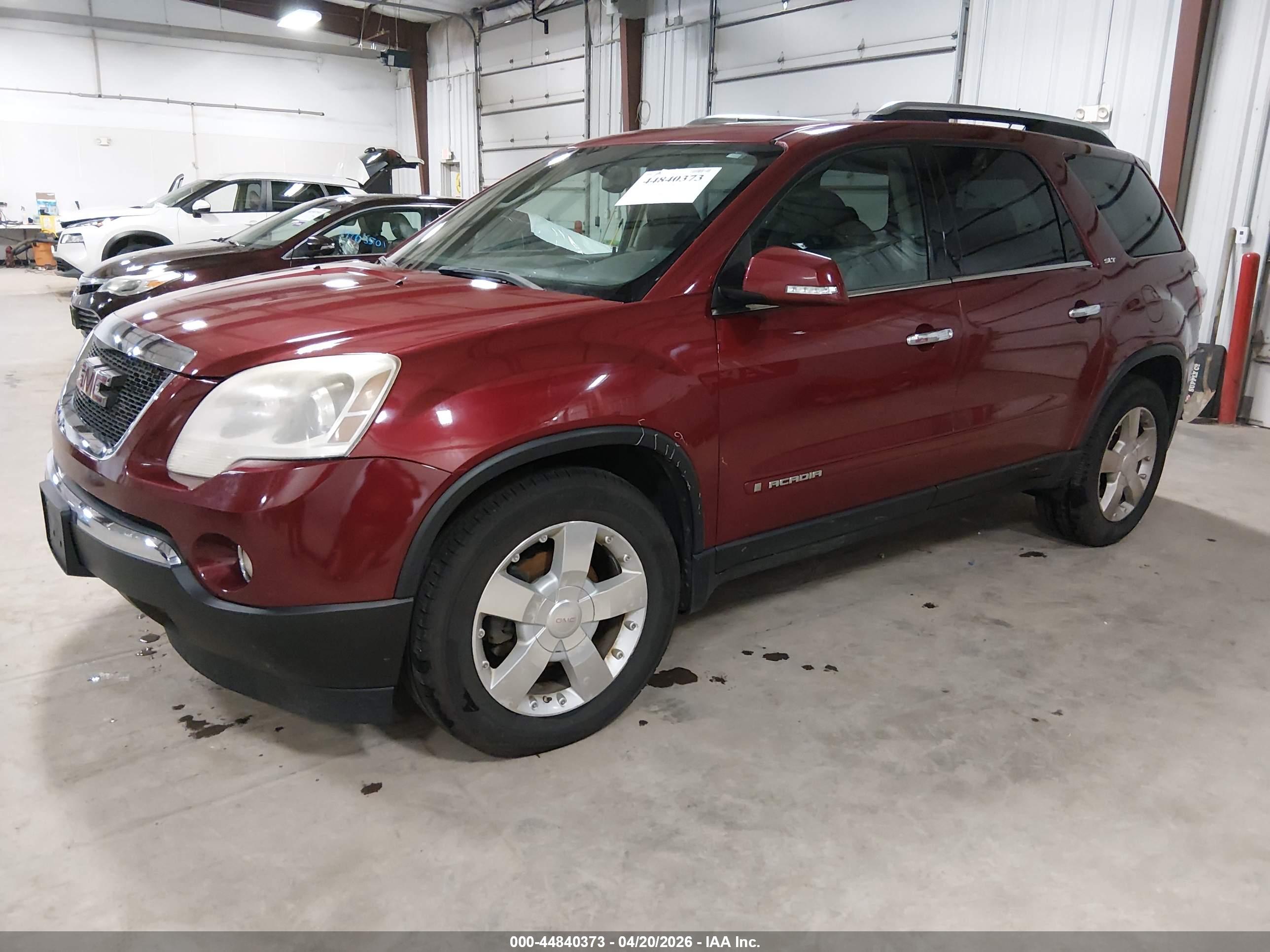 GMC ACADIA image 2