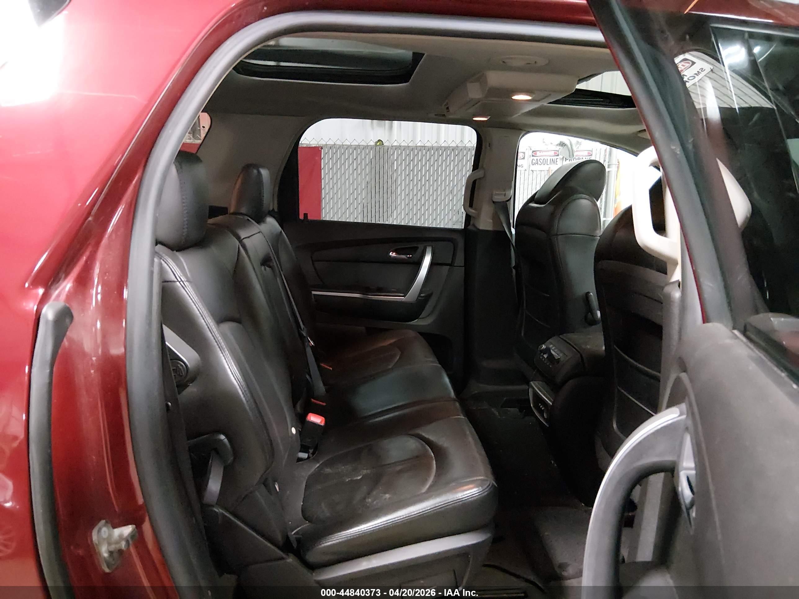 GMC ACADIA image 8