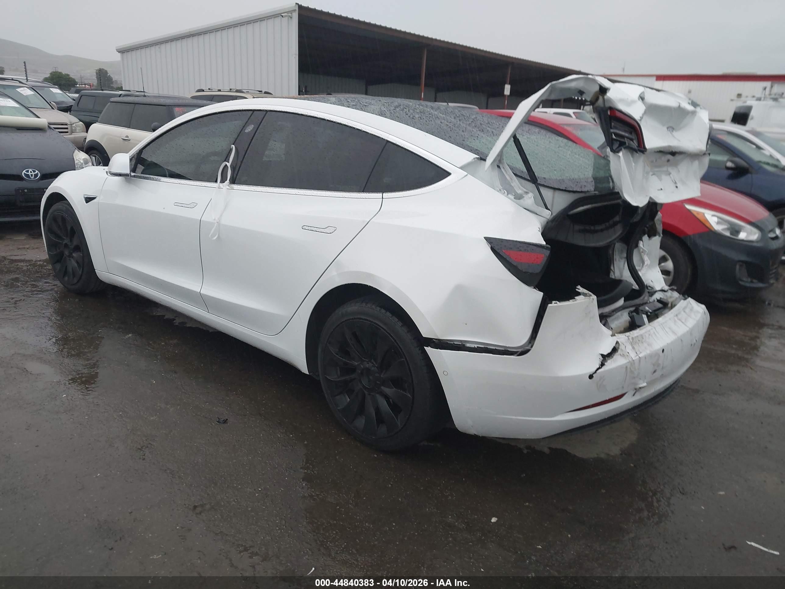 TESLA MODEL image 3