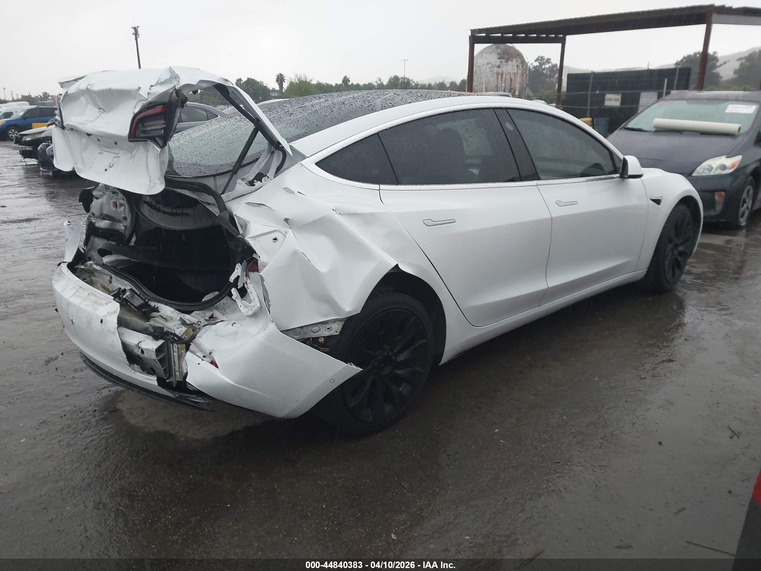 TESLA MODEL image 4