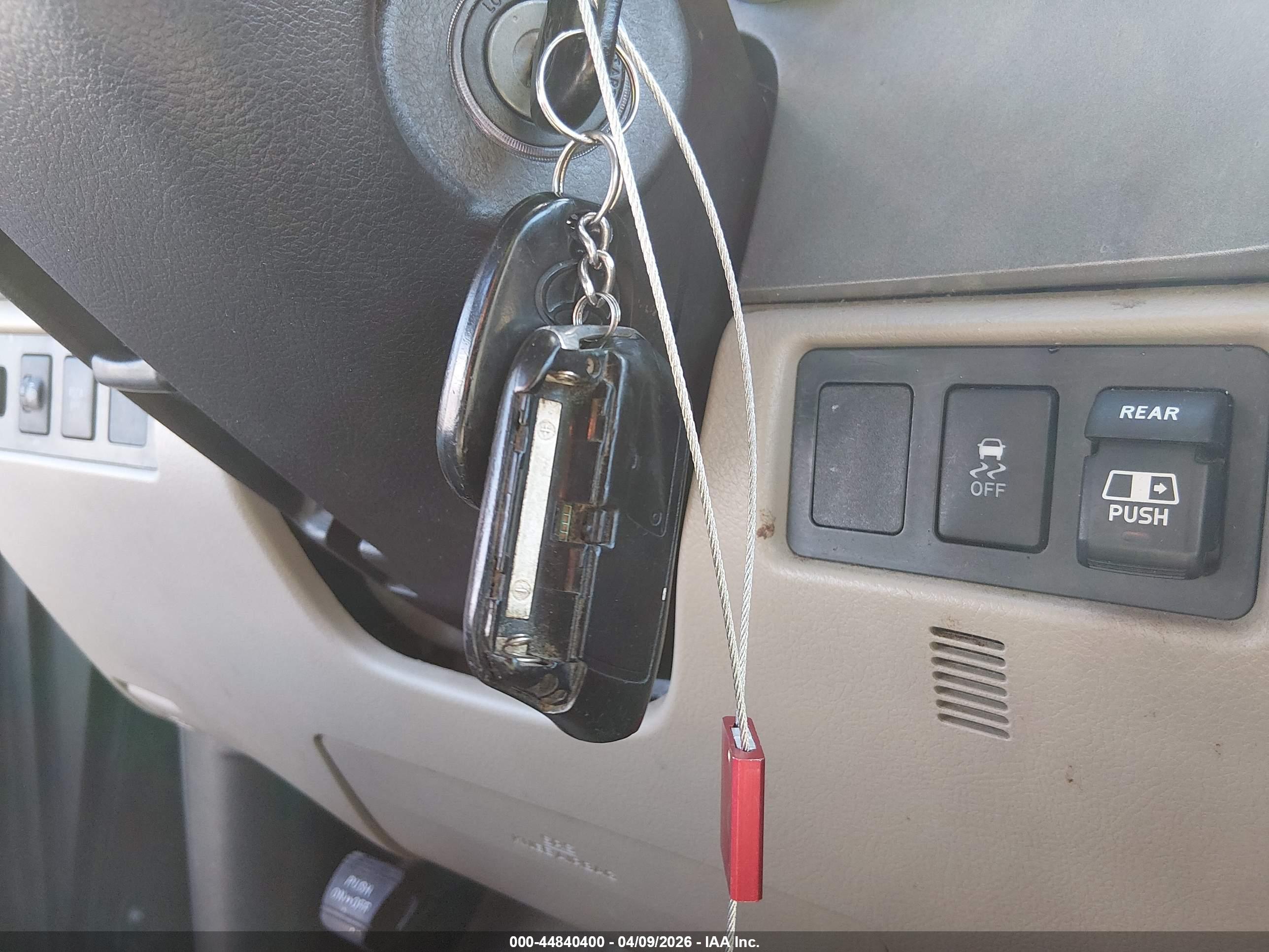 TOYOTA TUNDRA image 11