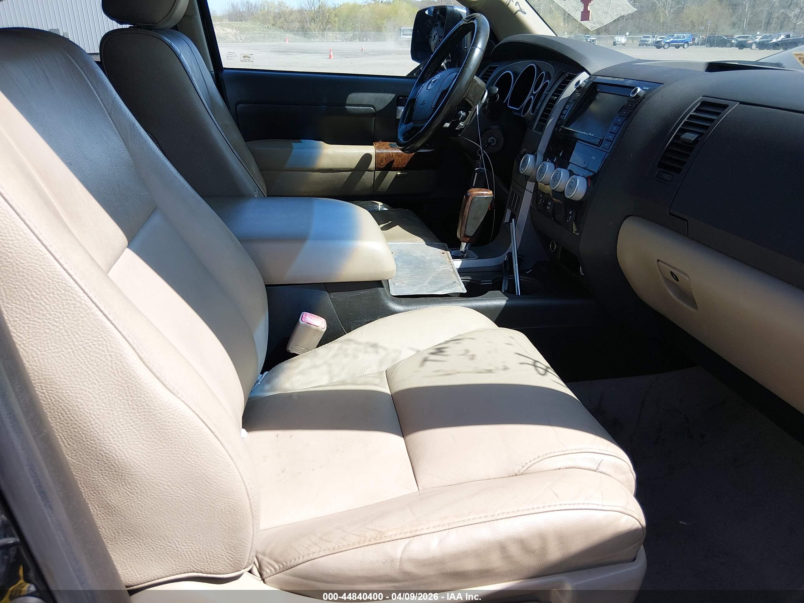 TOYOTA TUNDRA image 5