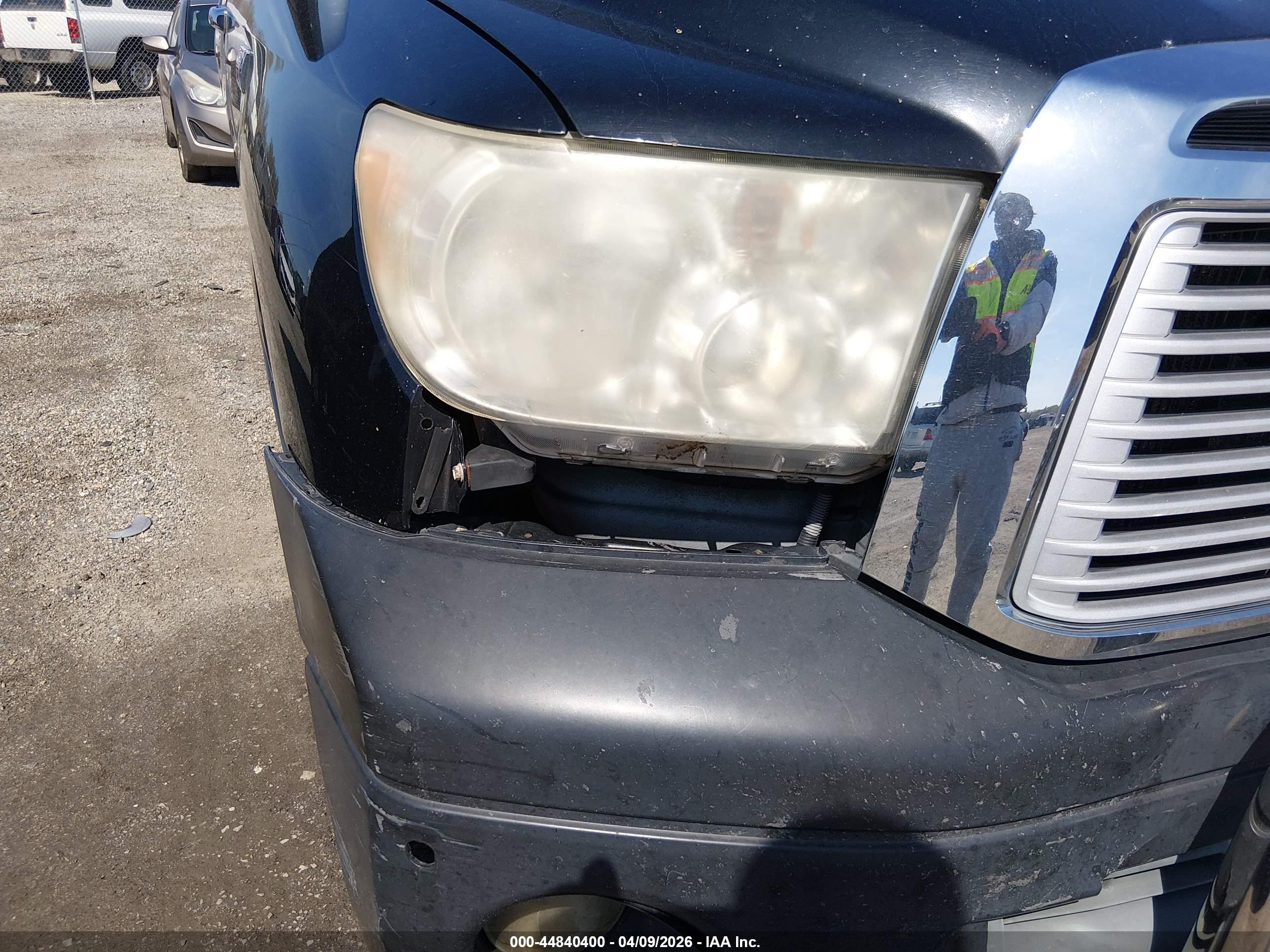 TOYOTA TUNDRA image 6