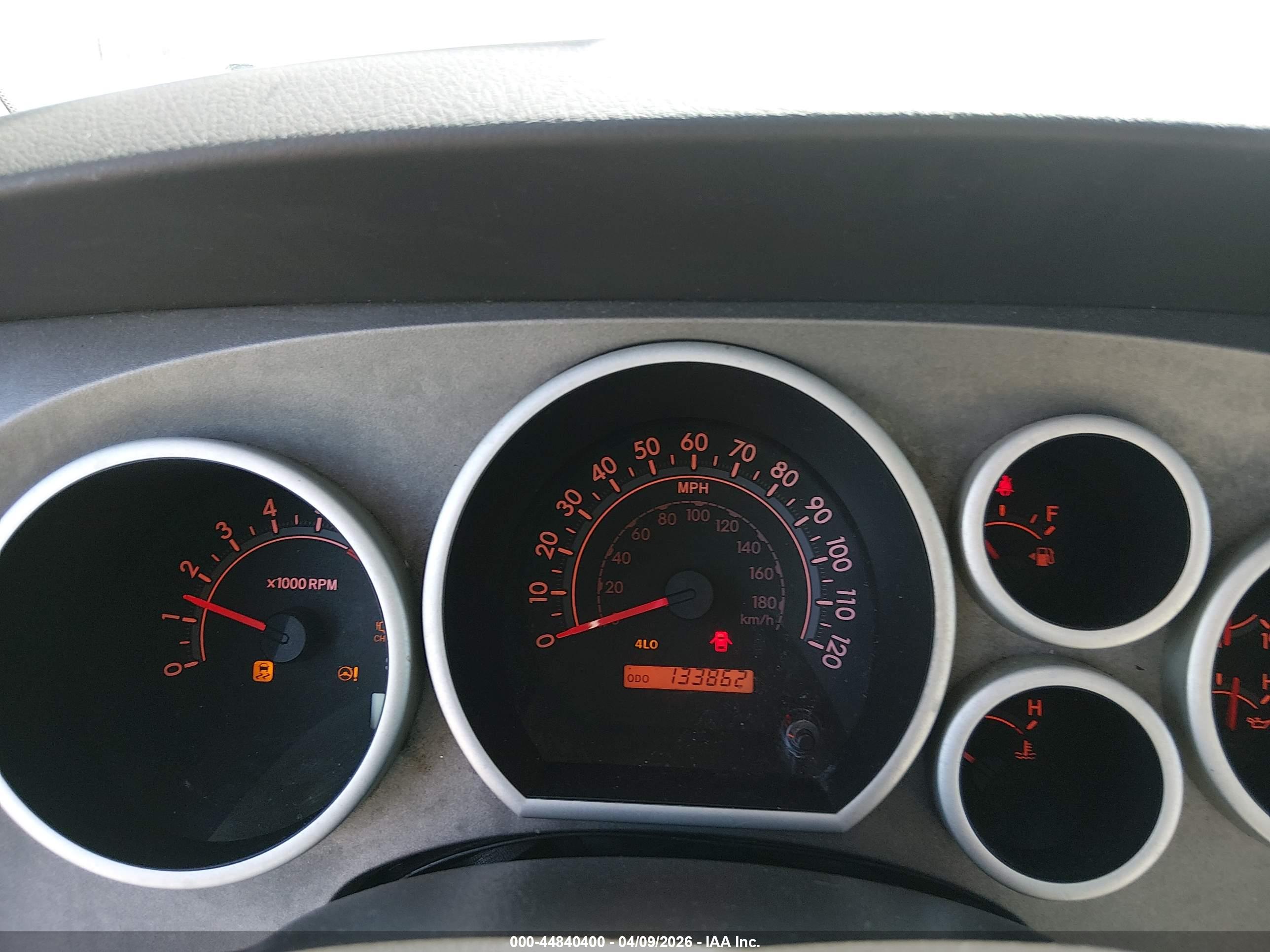 TOYOTA TUNDRA image 7