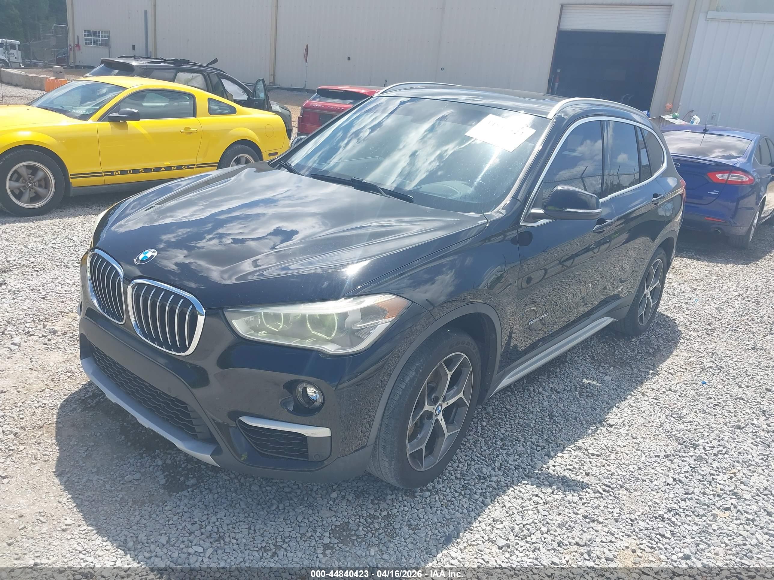 BMW X1 image 2