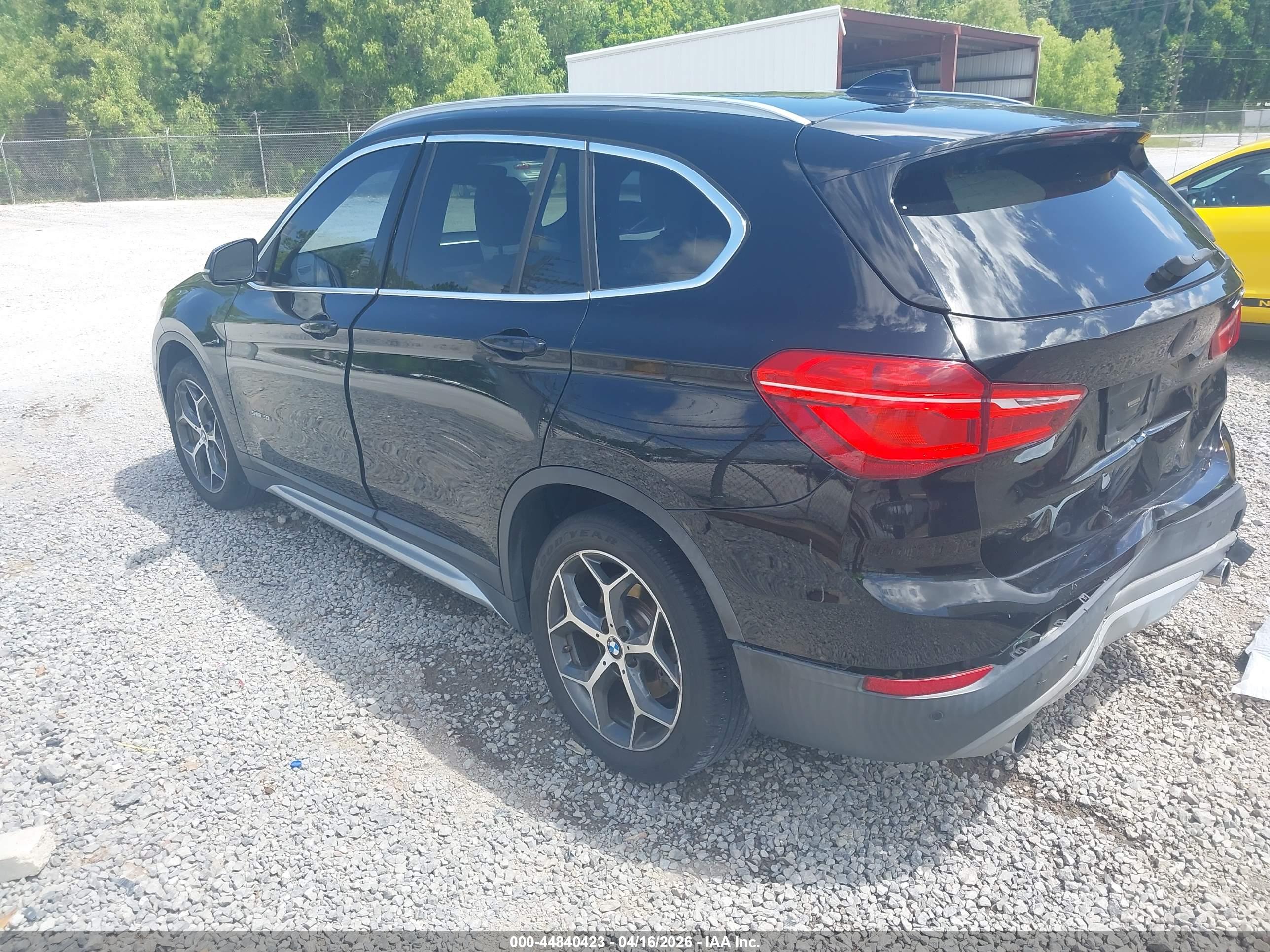 BMW X1 image 3